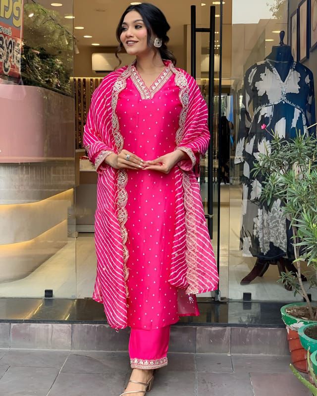 Kayatri Launching Leheriya Designers Suit