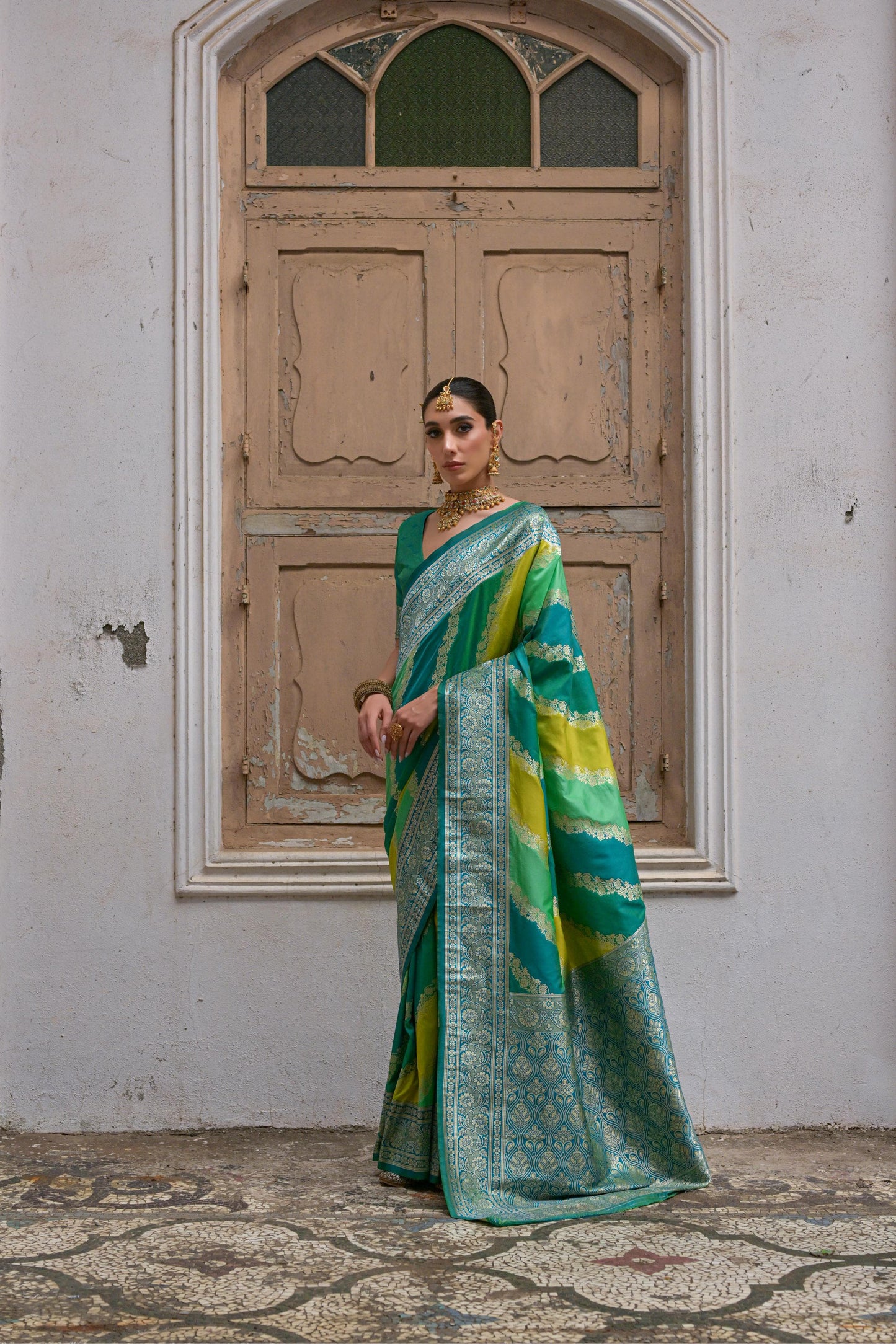 Kayatri New Banarasi Silk Zari Weaving Saree