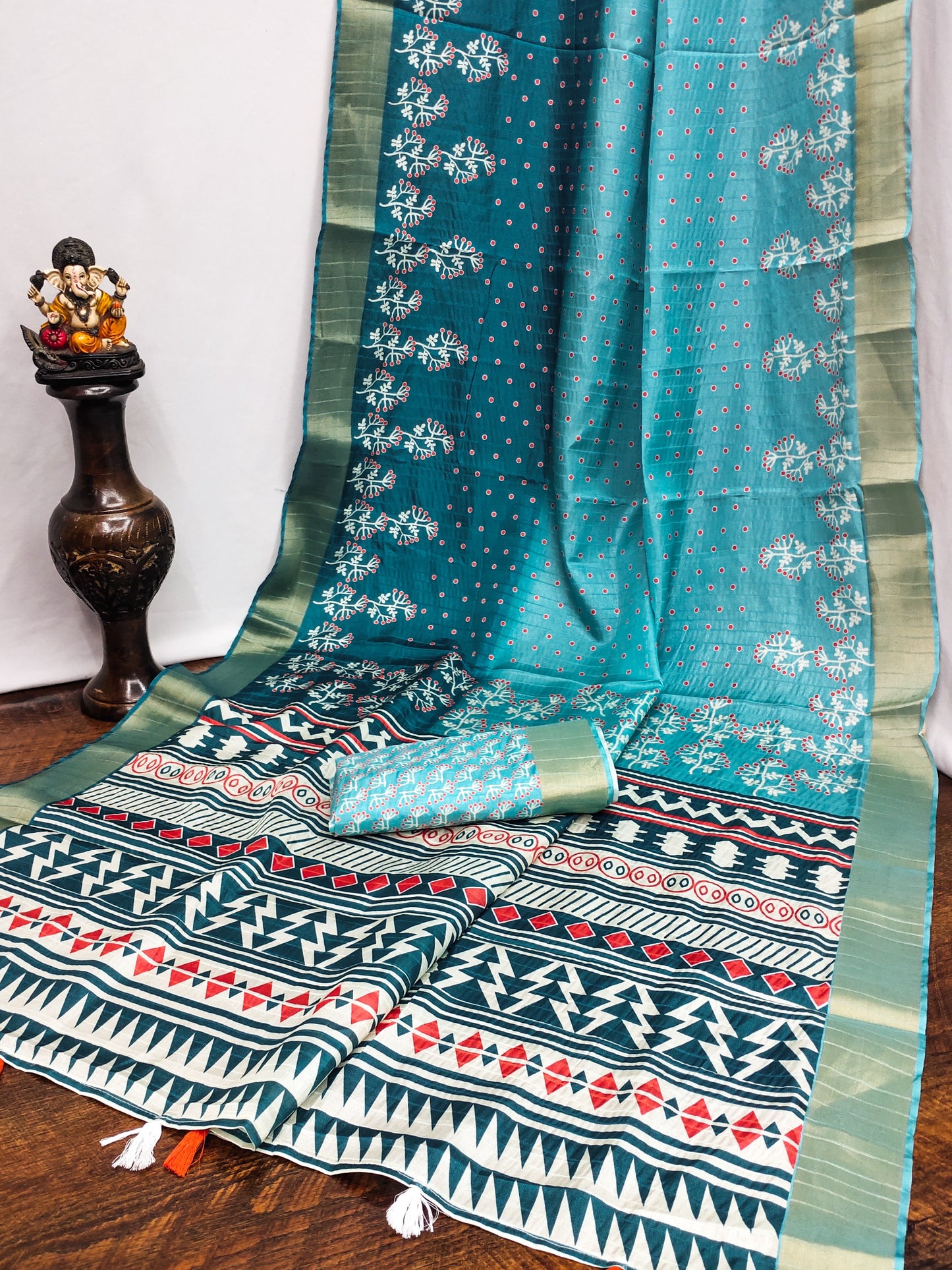 Kayatri New Pure Handloom Silk With Beautiful Print Saree