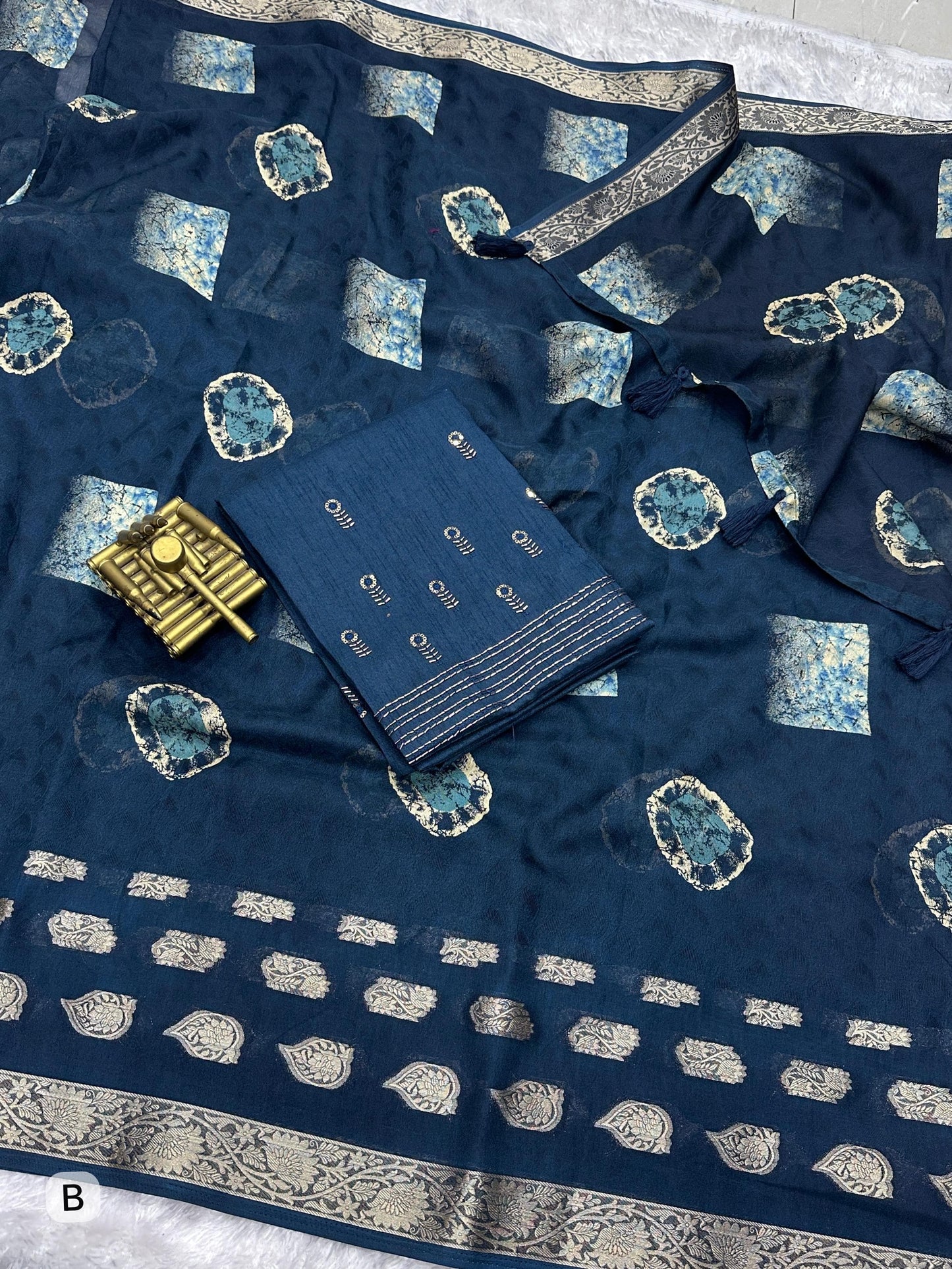Kayatri New Designer Georgette Linen Batik Print Saree