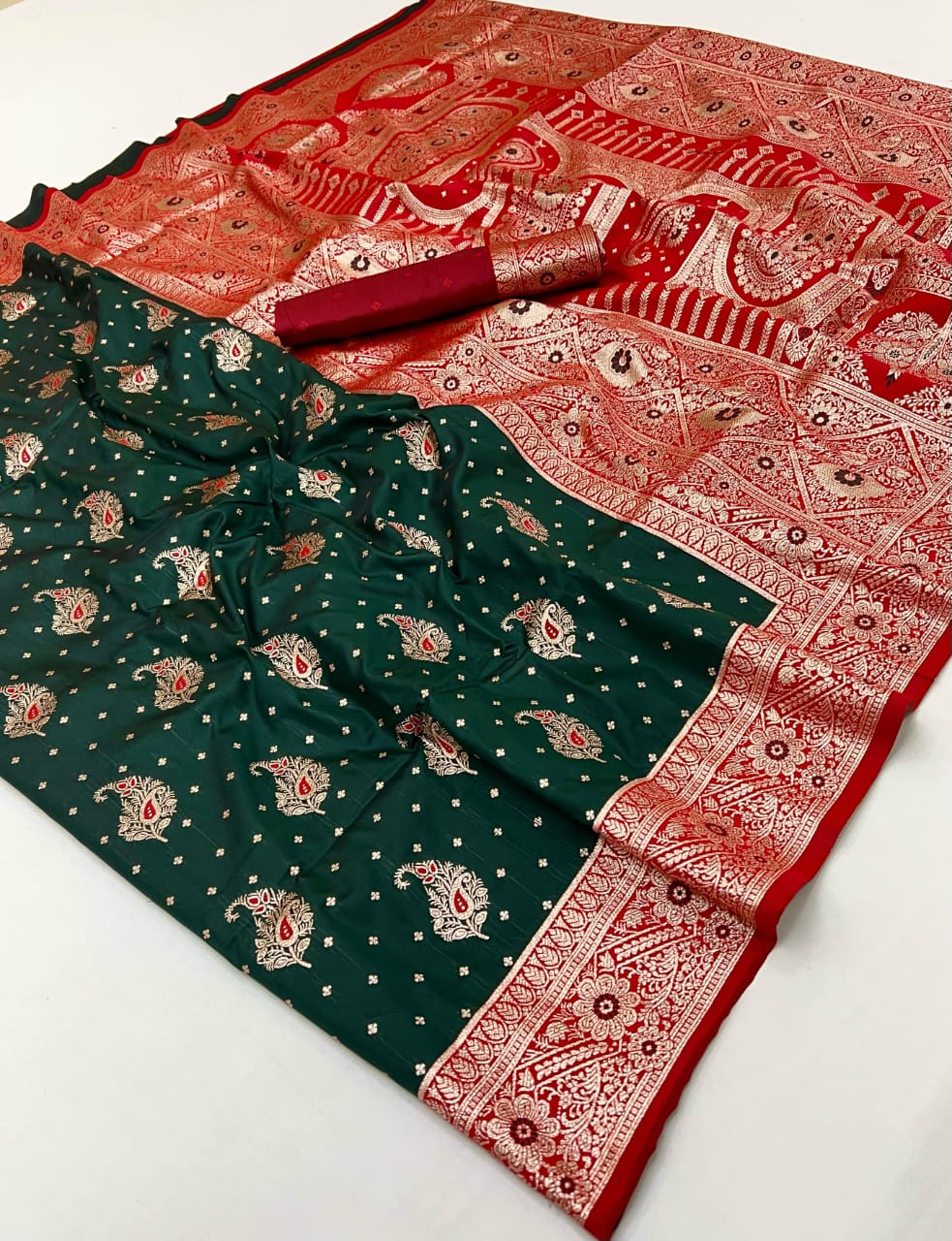 Kayatri New Soft Banarasi Silk Meenakari Weaving Saree