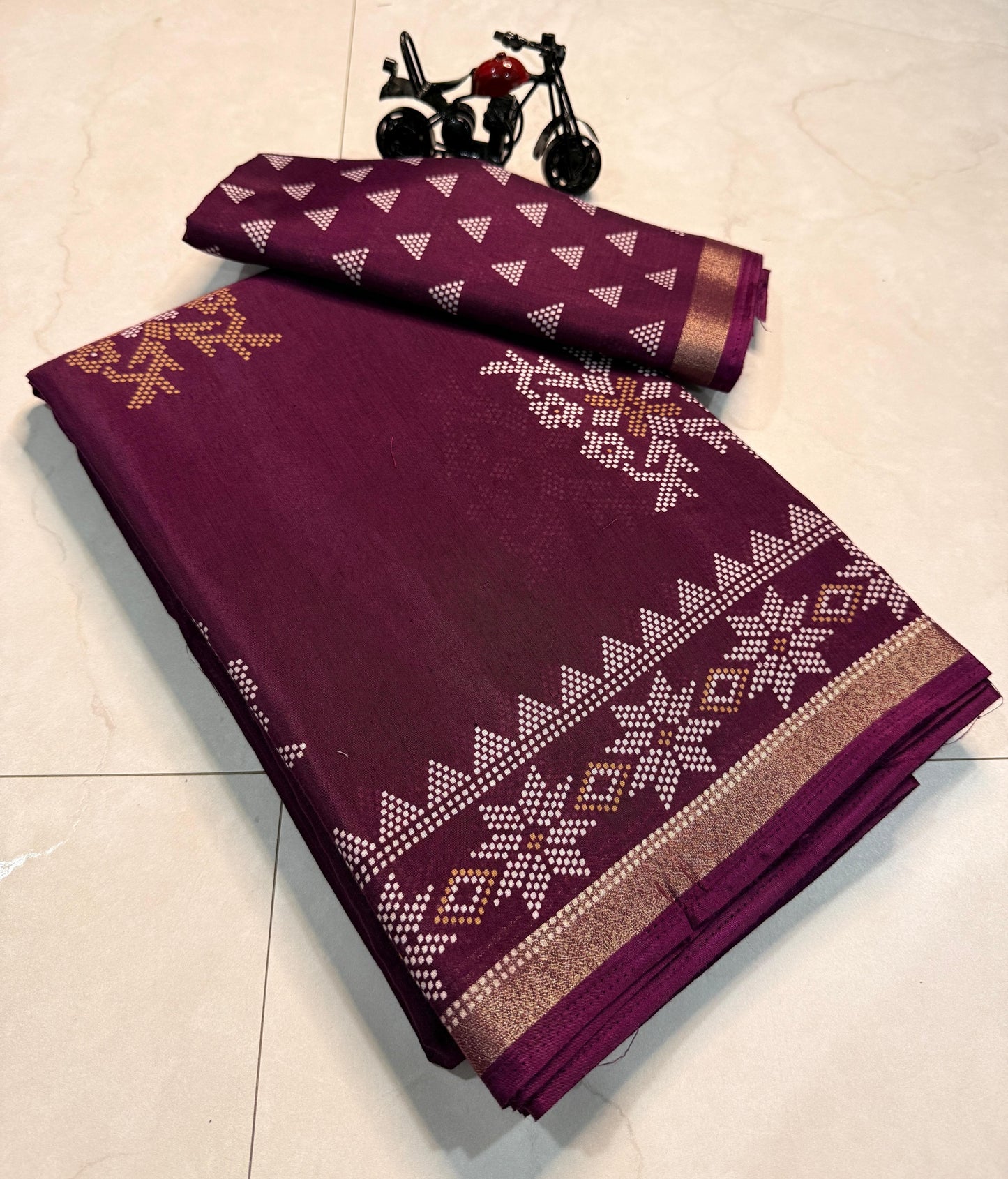 Kayatri New Super Hit Flowers Print Soft Mul Slub Cotton Saree