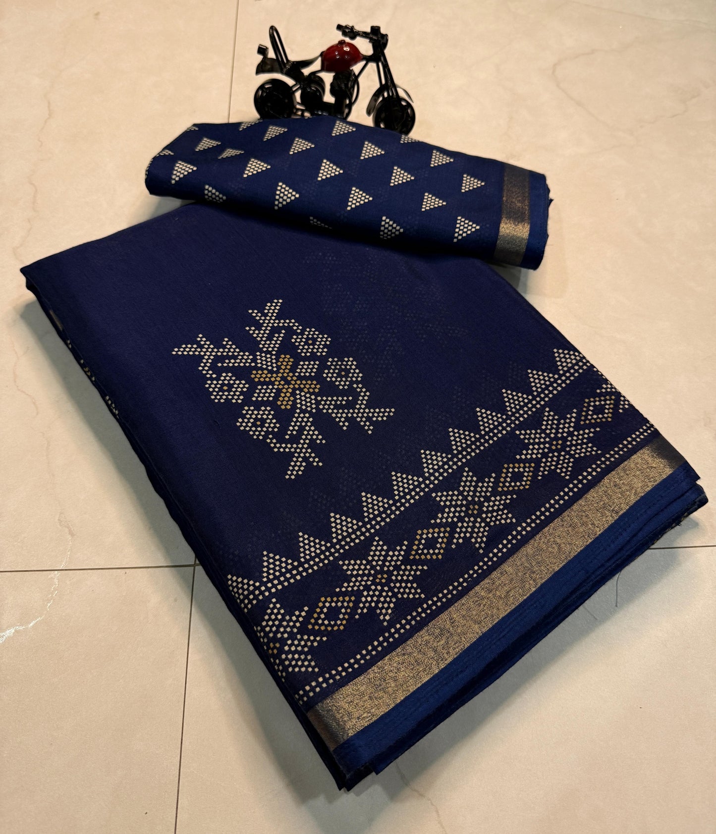 Kayatri New Super Hit Flowers Print Soft Mul Slub Cotton Saree