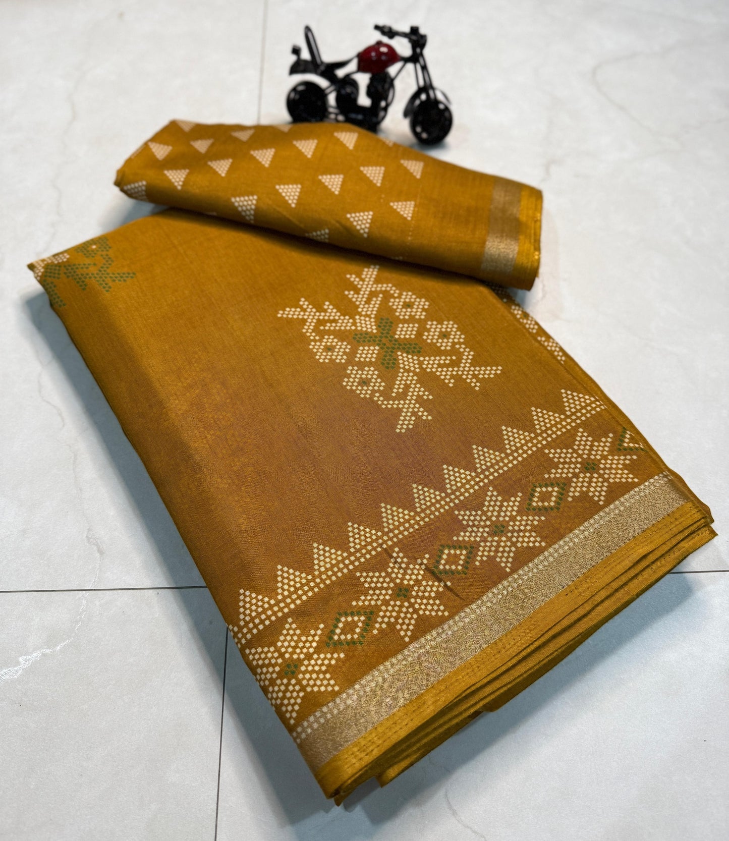 Kayatri New Super Hit Flowers Print Soft Mul Slub Cotton Saree