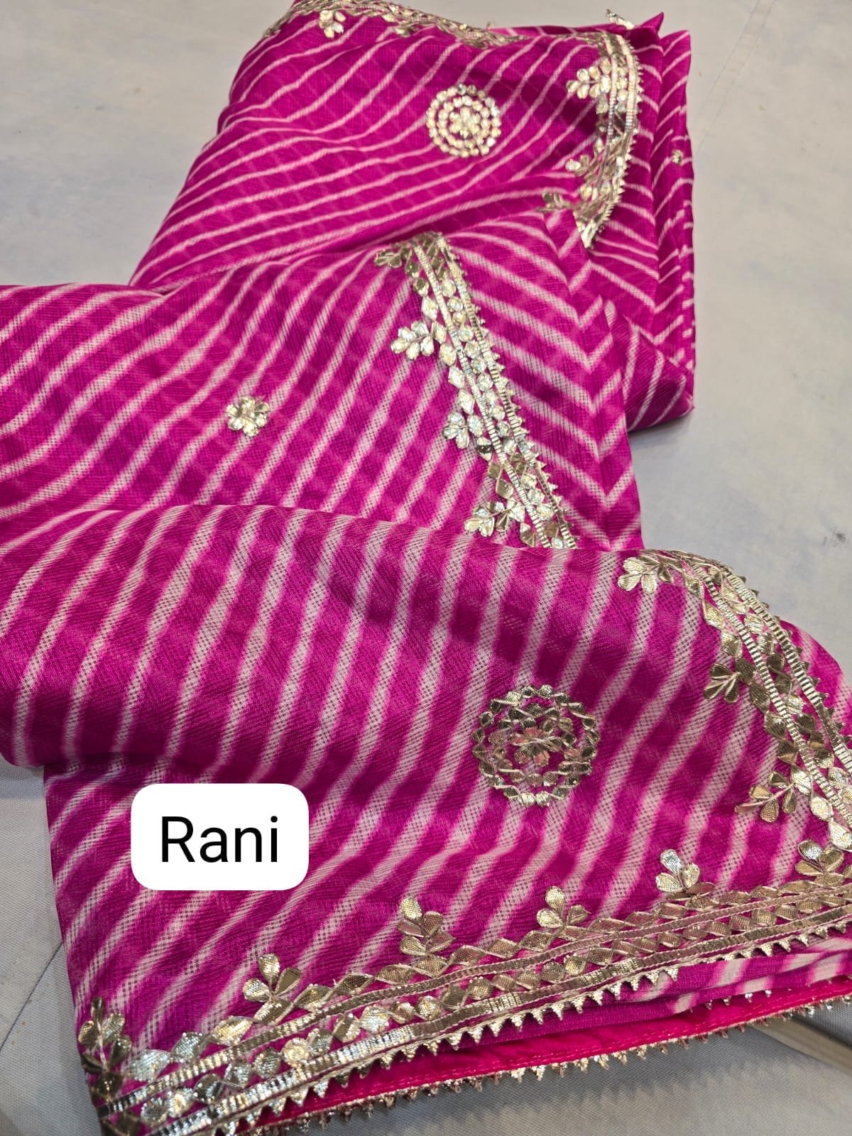 Kayatri New Pure Munga Cotton Checks Gotapatti Work Saree