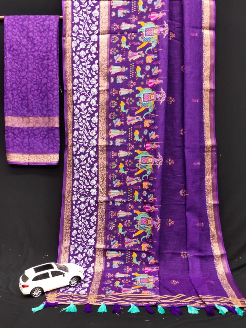 Kayatri New Gold Linen With Weaving Digital Print Saree
