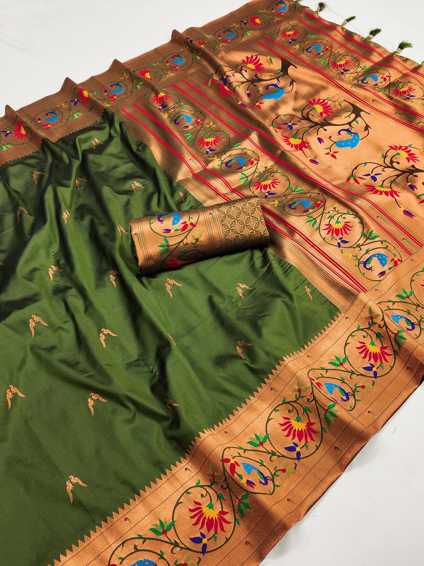 Kayatri New Designer Peacock Design Meenakari Weaving Saree