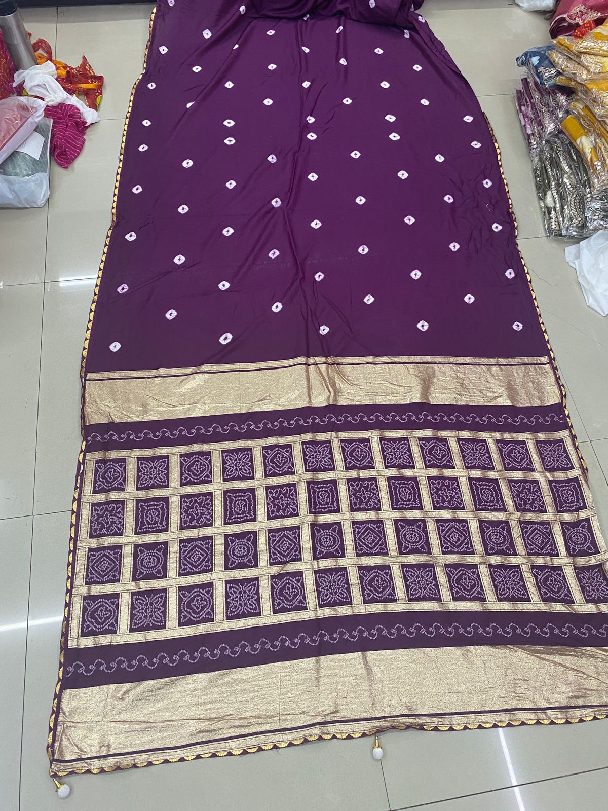 Kayatri New Silk Batik Buti And Bandhani Design Saree