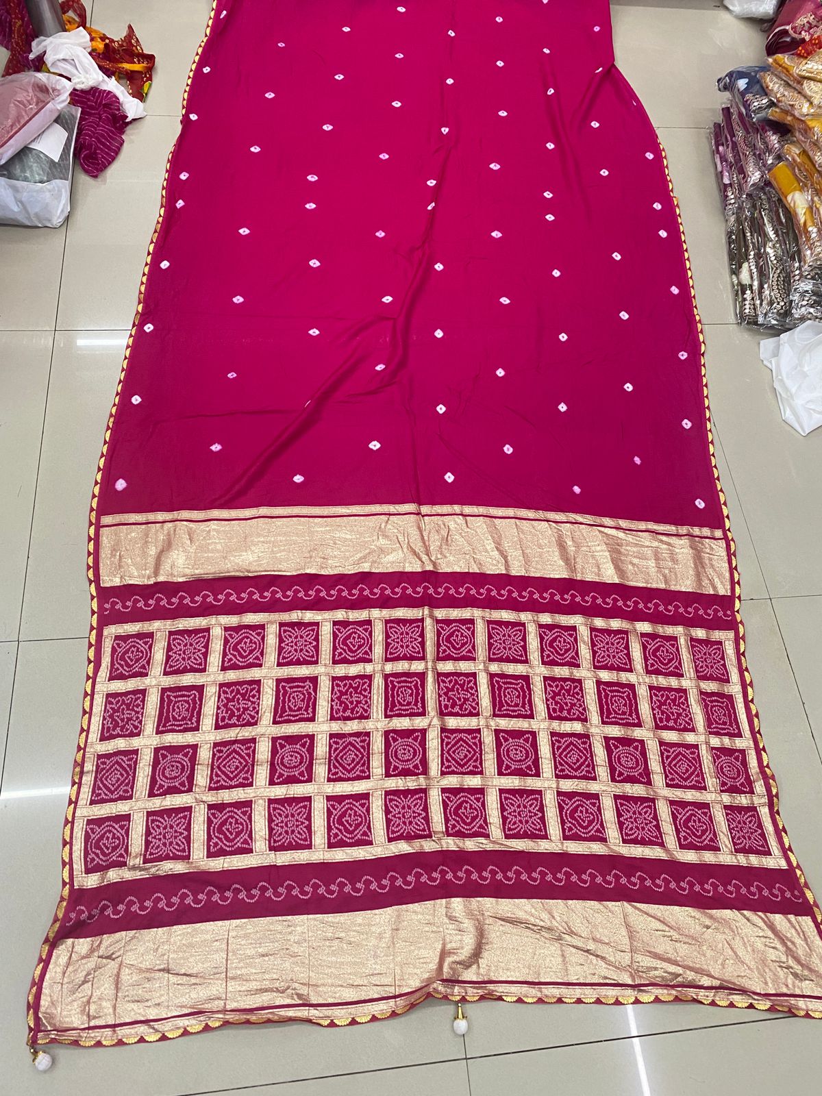 Kayatri New Silk Batik Buti And Bandhani Design Saree