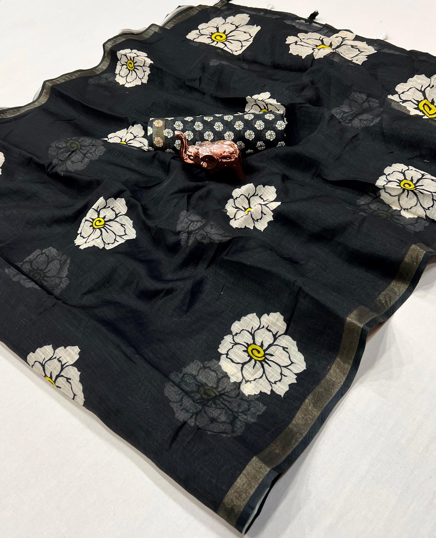 Kayatri New Soft Lenin Digital Flower Print Saree
