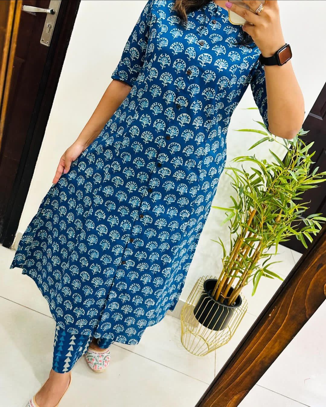 Kayatri New Designer Kurti Pent Set With Digital Print