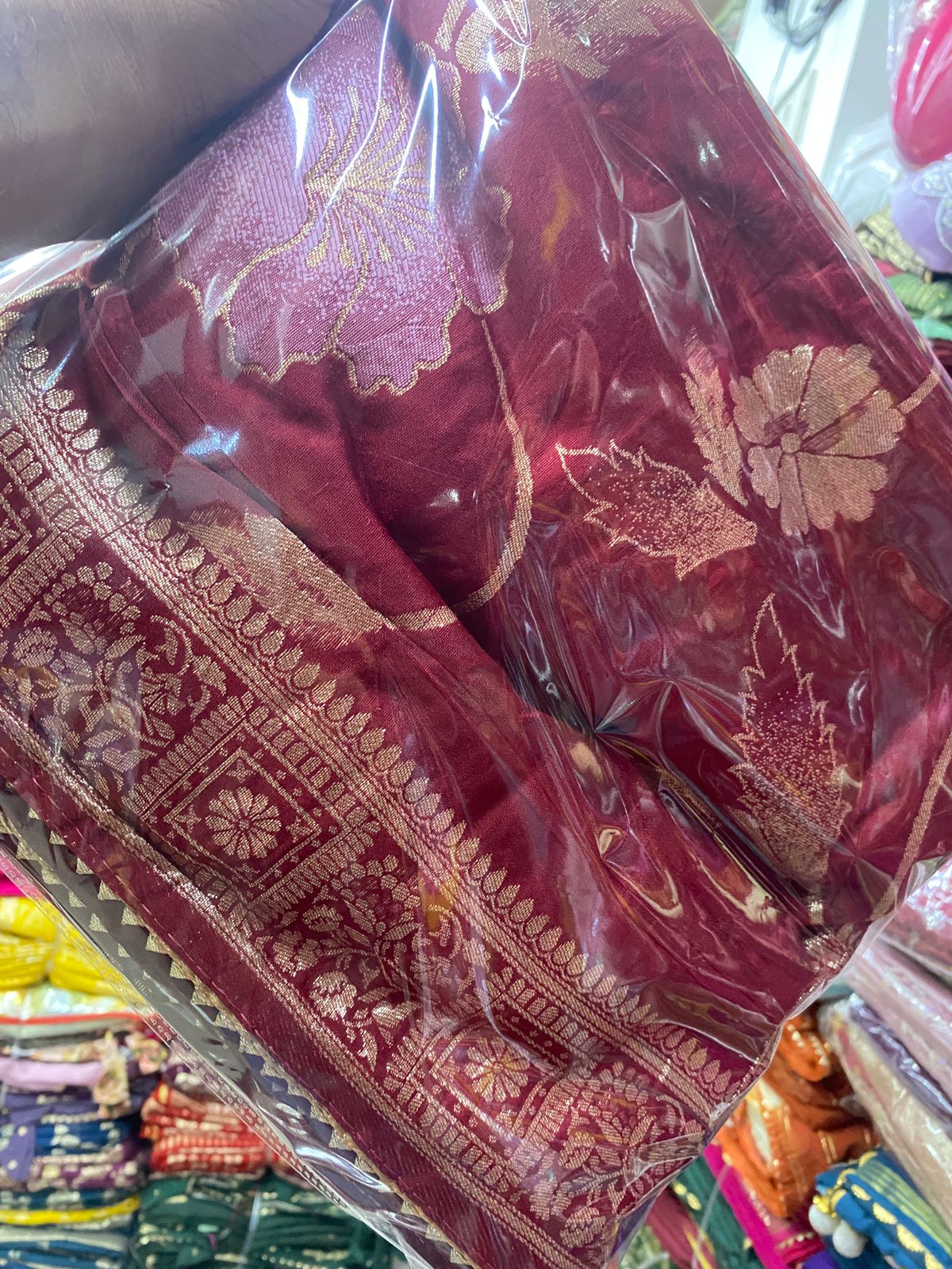 Kayatri New Pure Dola Silk Meenakari Zari Weaving Saree