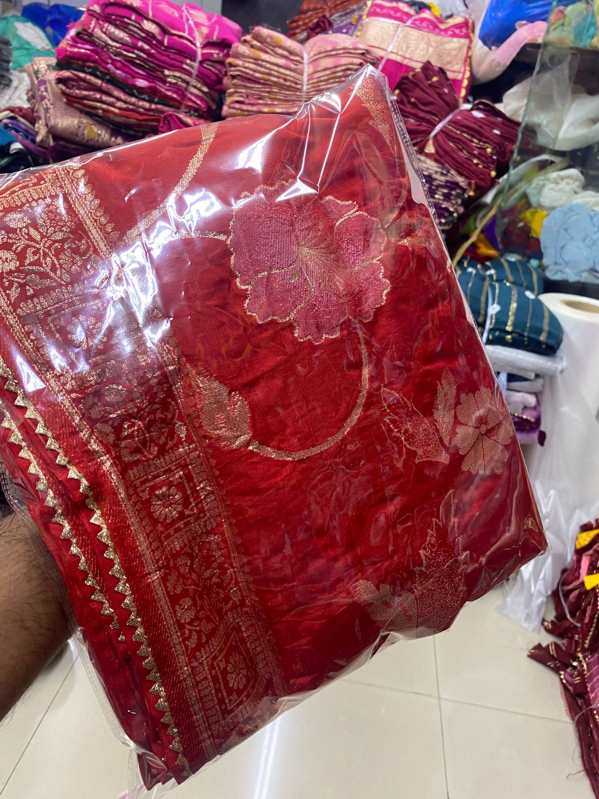 Kayatri New Pure Dola Silk Meenakari Zari Weaving Saree