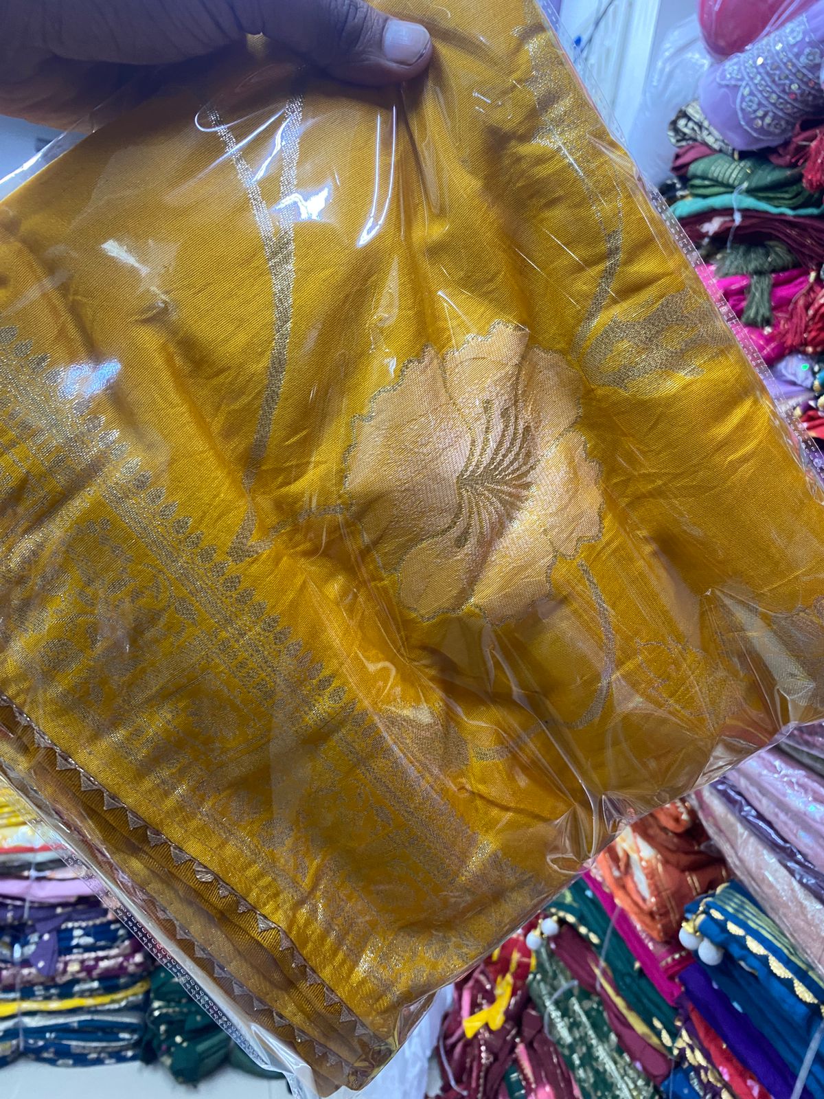 Kayatri New Pure Dola Silk Meenakari Zari Weaving Saree