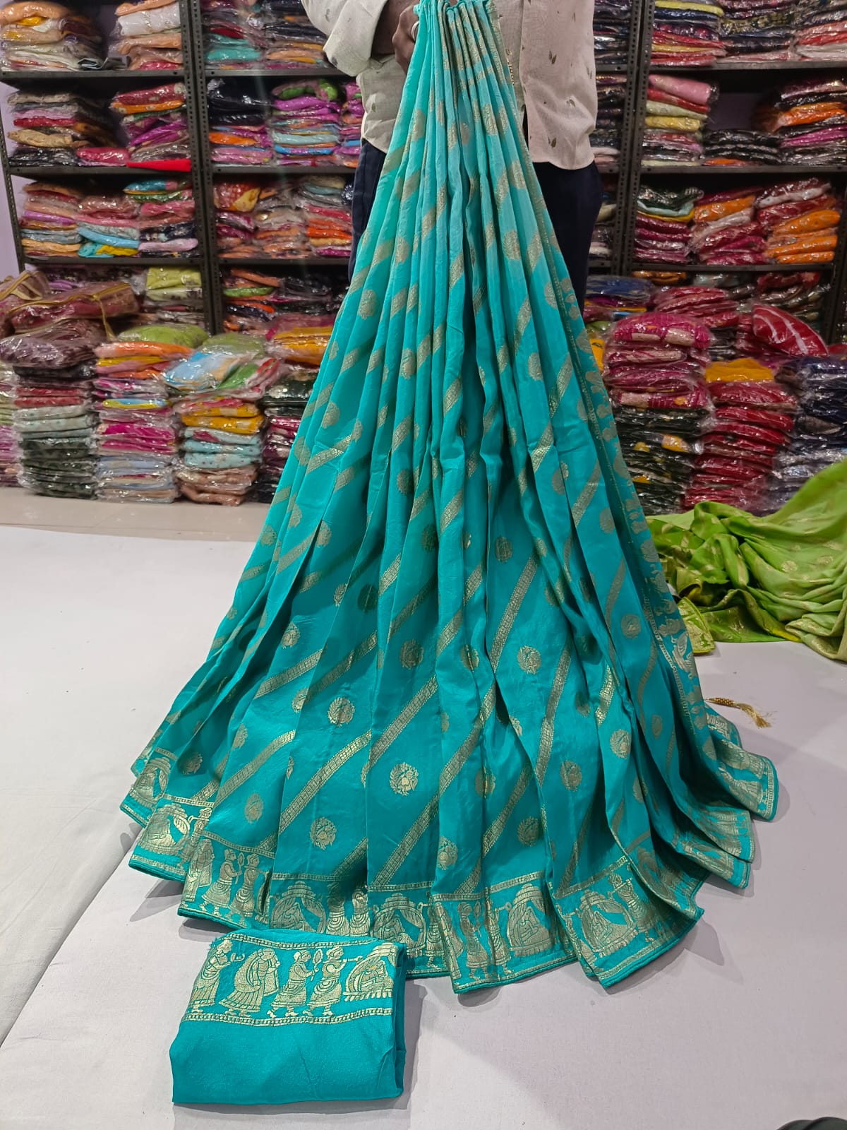 Kayatri New Pure Dola Radian Silk Zari Saree