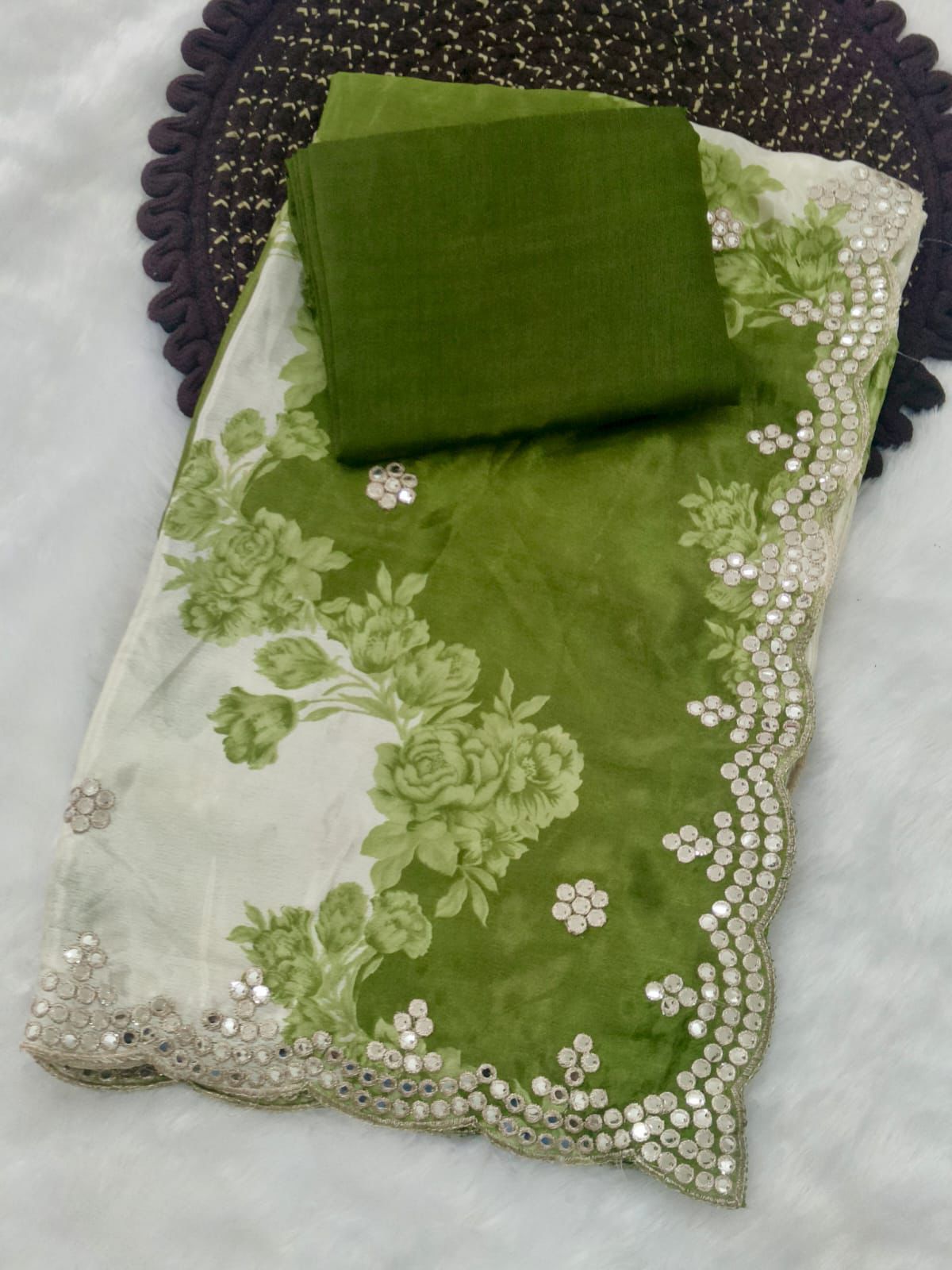 Kayatri Chinon Thread & Cut Work Set