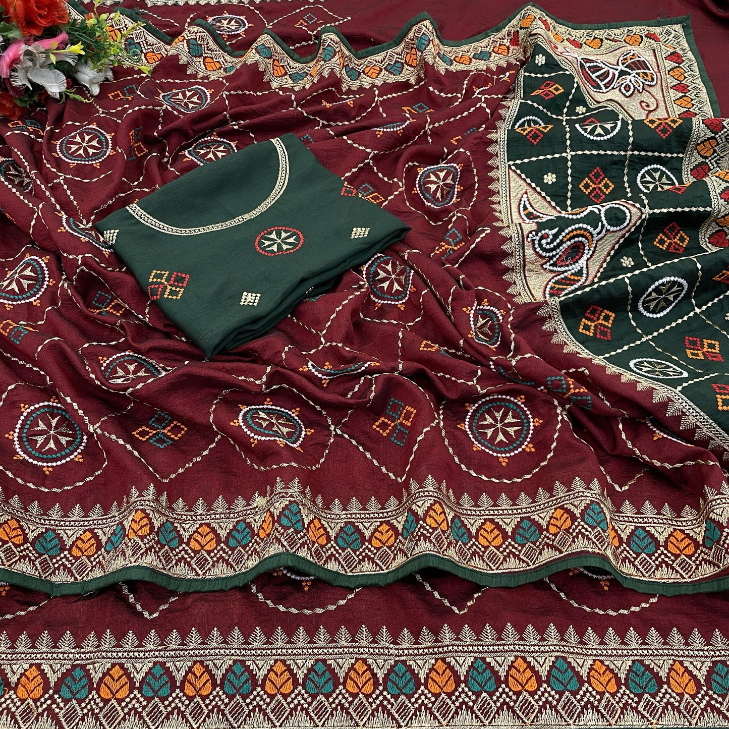 Kayatri New Vichitra Silk Heavy Saree With Embroidery Work