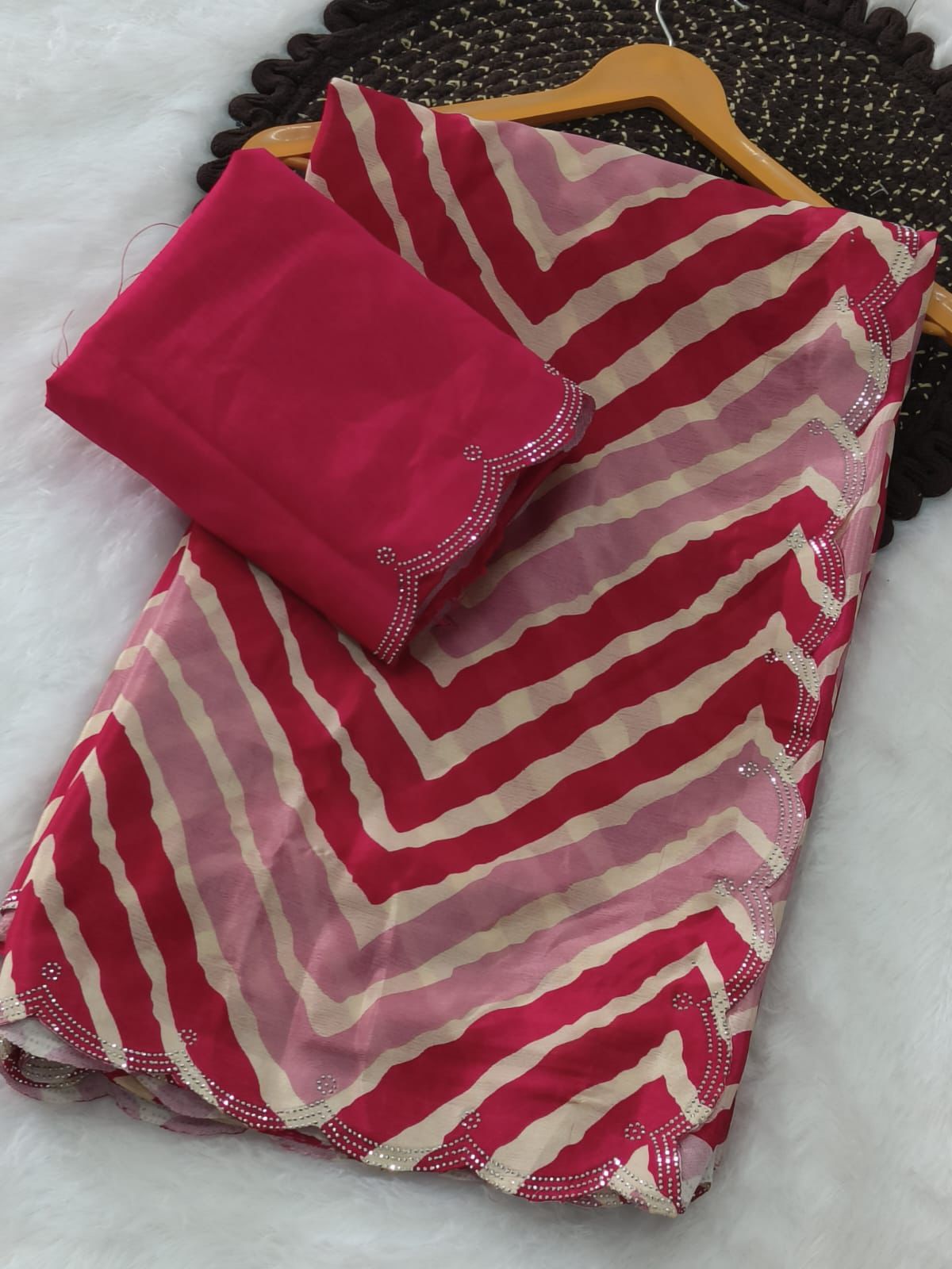 Kayatri New Chinon lehriya Dimond work in cutwork border saree