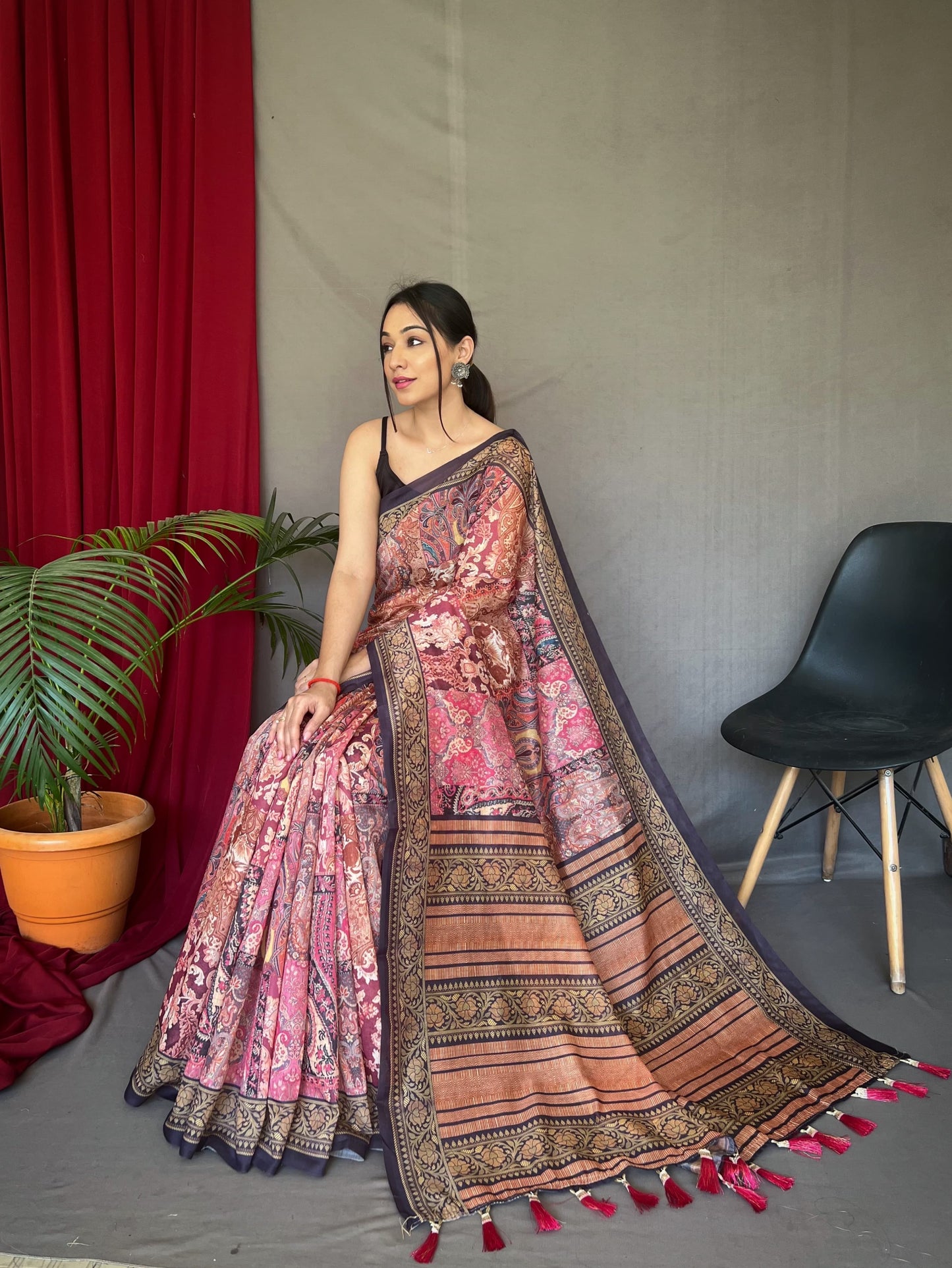 Kayatri New Beautiful Cotton Sarees With Kashmiri Digital Print With Contrast Kashmiri saree