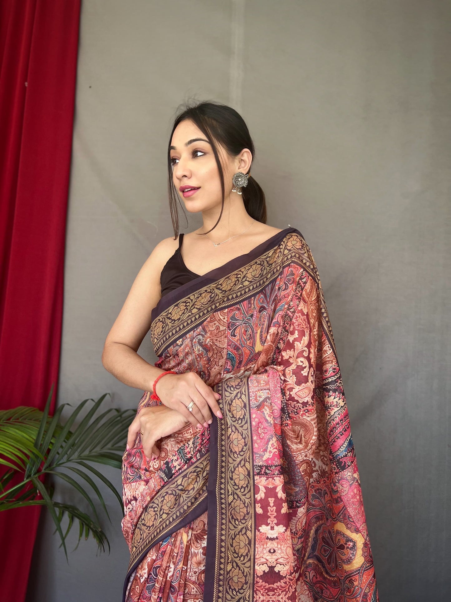 Kayatri New Beautiful Cotton Sarees With Kashmiri Digital Print With Contrast Kashmiri saree