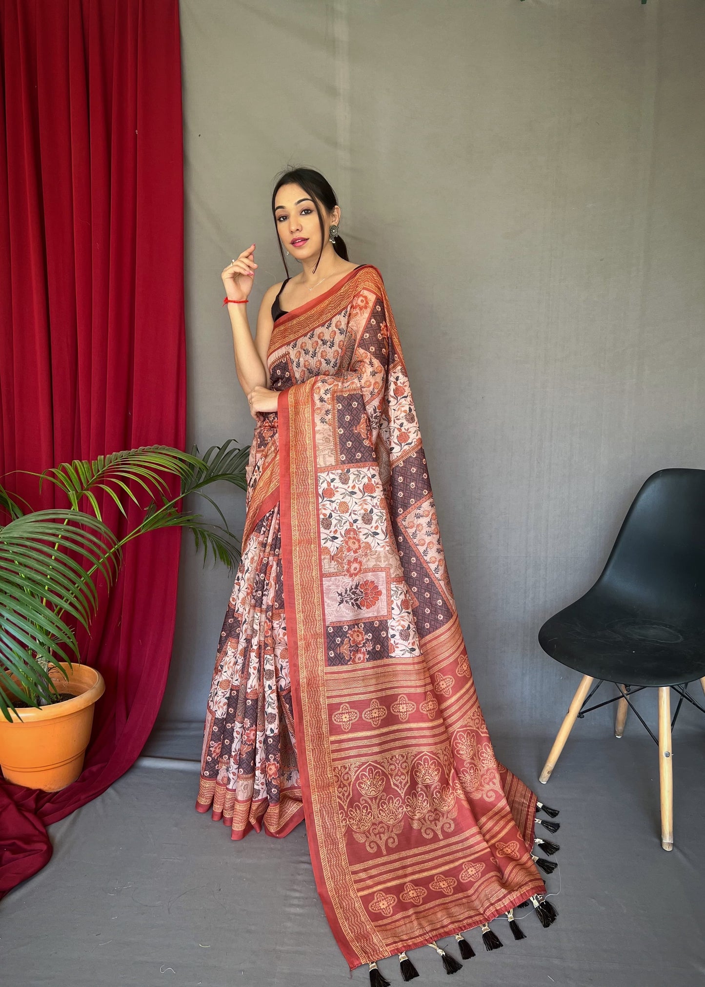 Kayatri New Beautiful Cotton Sarees With Kashmiri Digital Print With Contrast Kashmiri saree