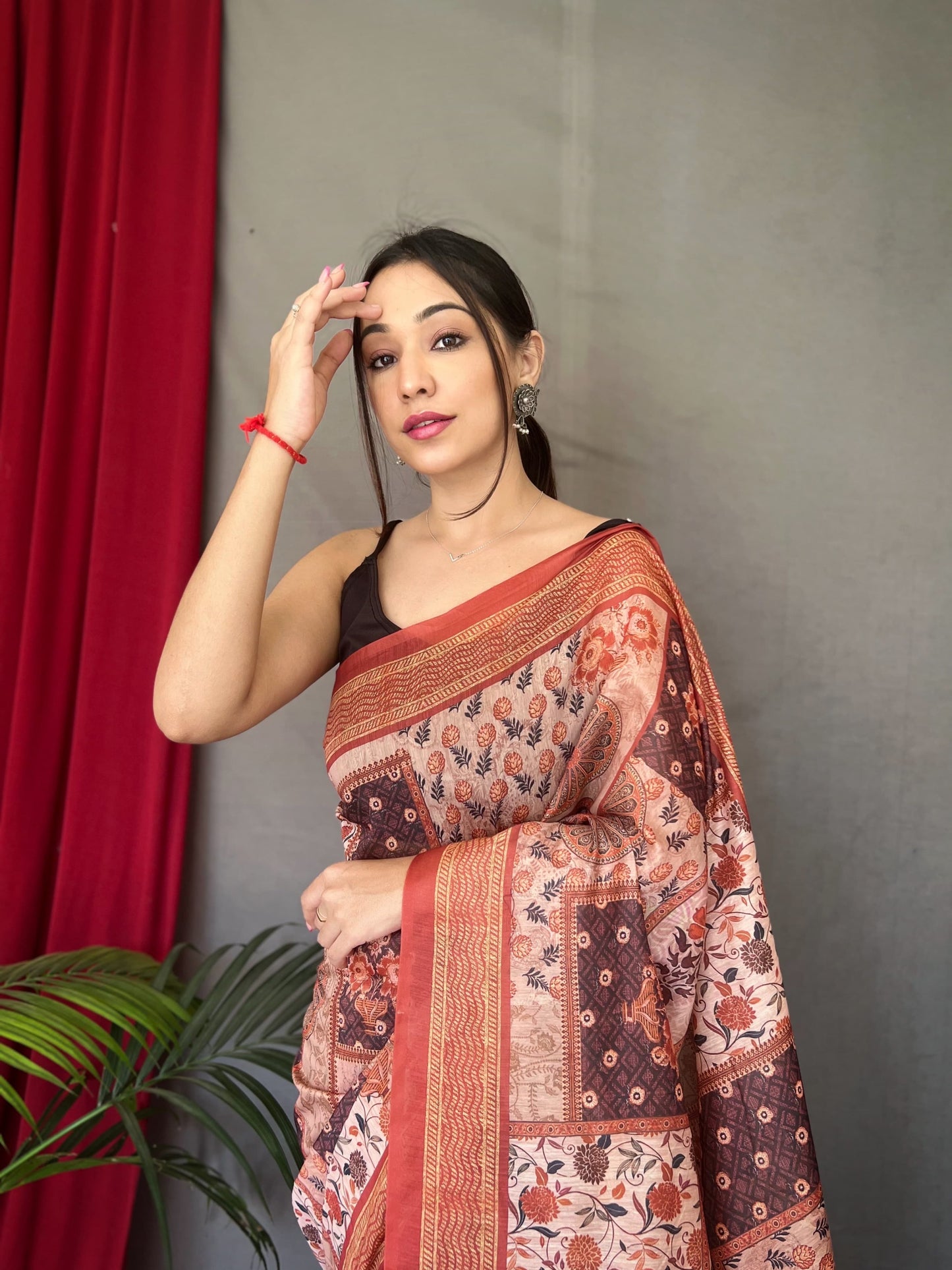 Kayatri New Beautiful Cotton Sarees With Kashmiri Digital Print With Contrast Kashmiri saree
