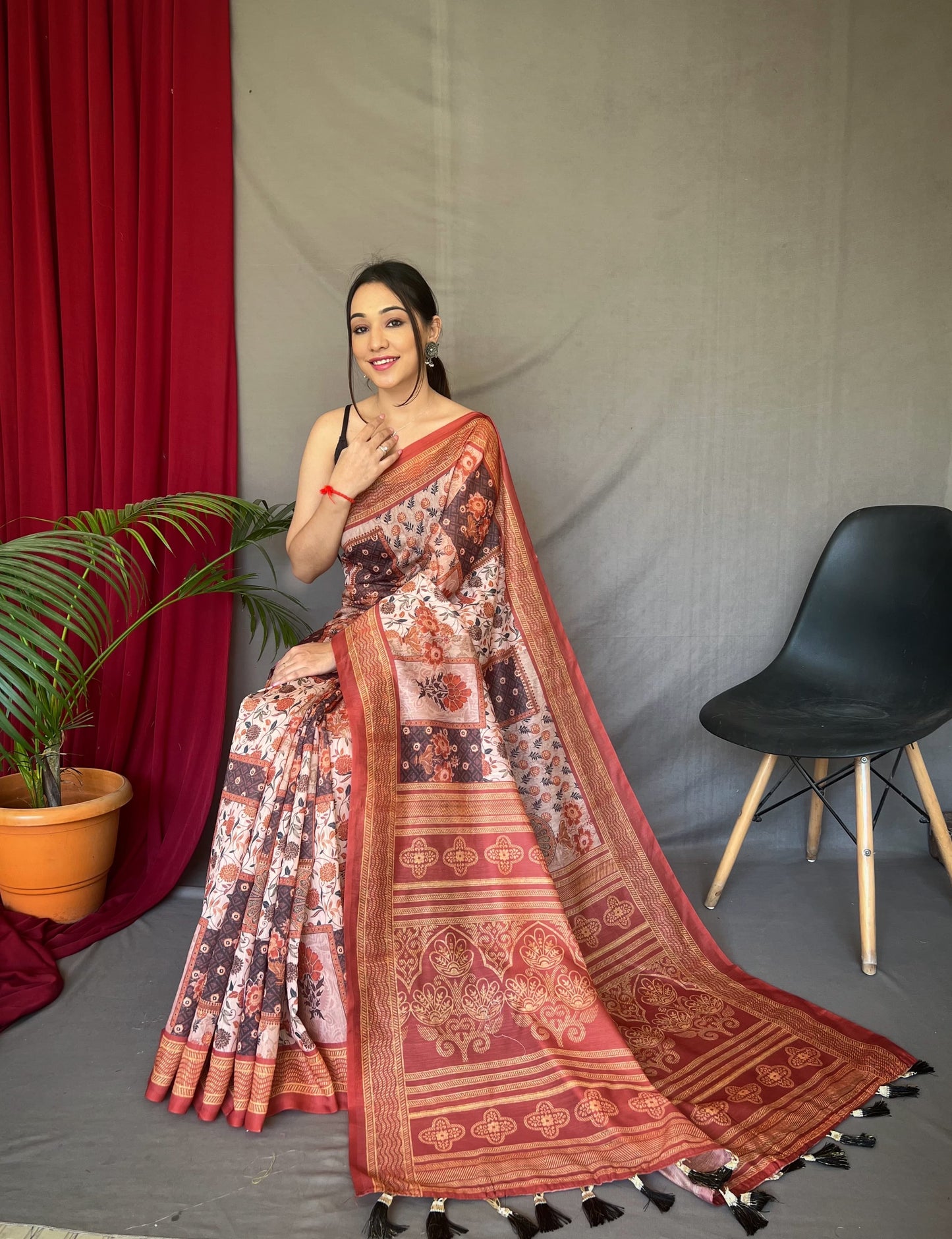 Kayatri New Beautiful Cotton Sarees With Kashmiri Digital Print With Contrast Kashmiri saree