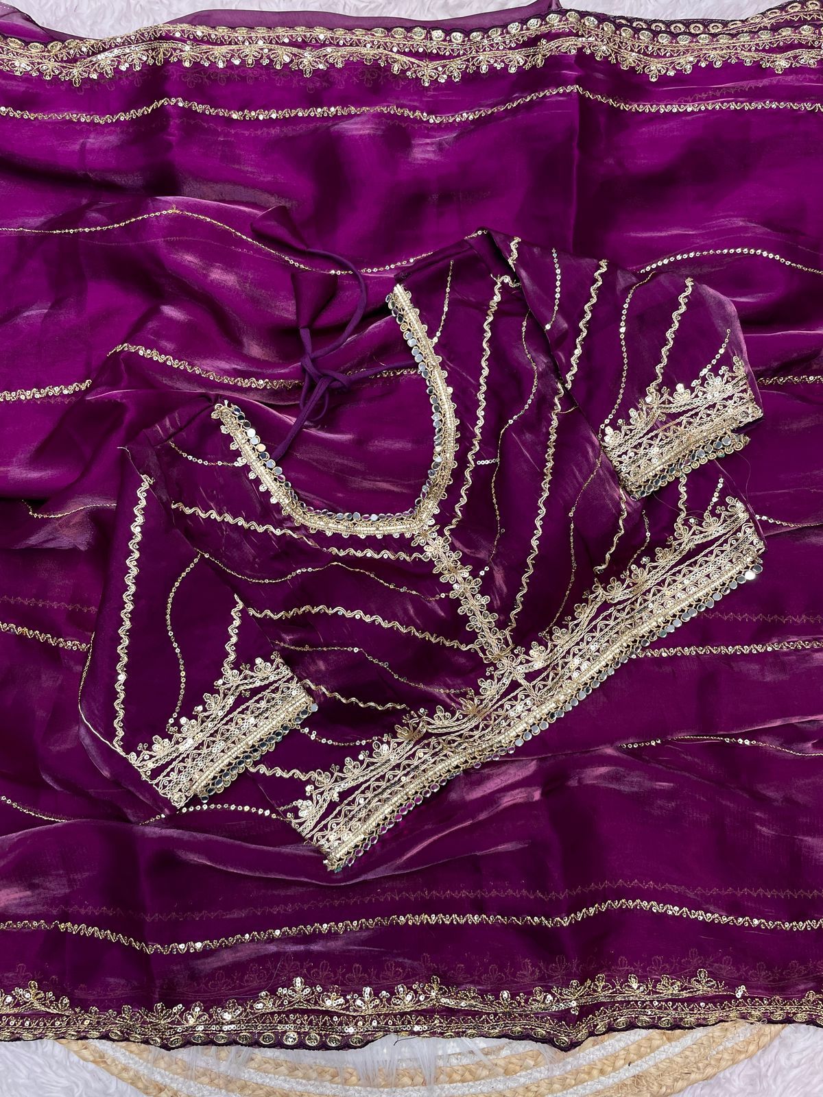 Kayatri New Pure Zimmy Choo Satin Saree With Beautiful 3MM Sequence Zari sarre