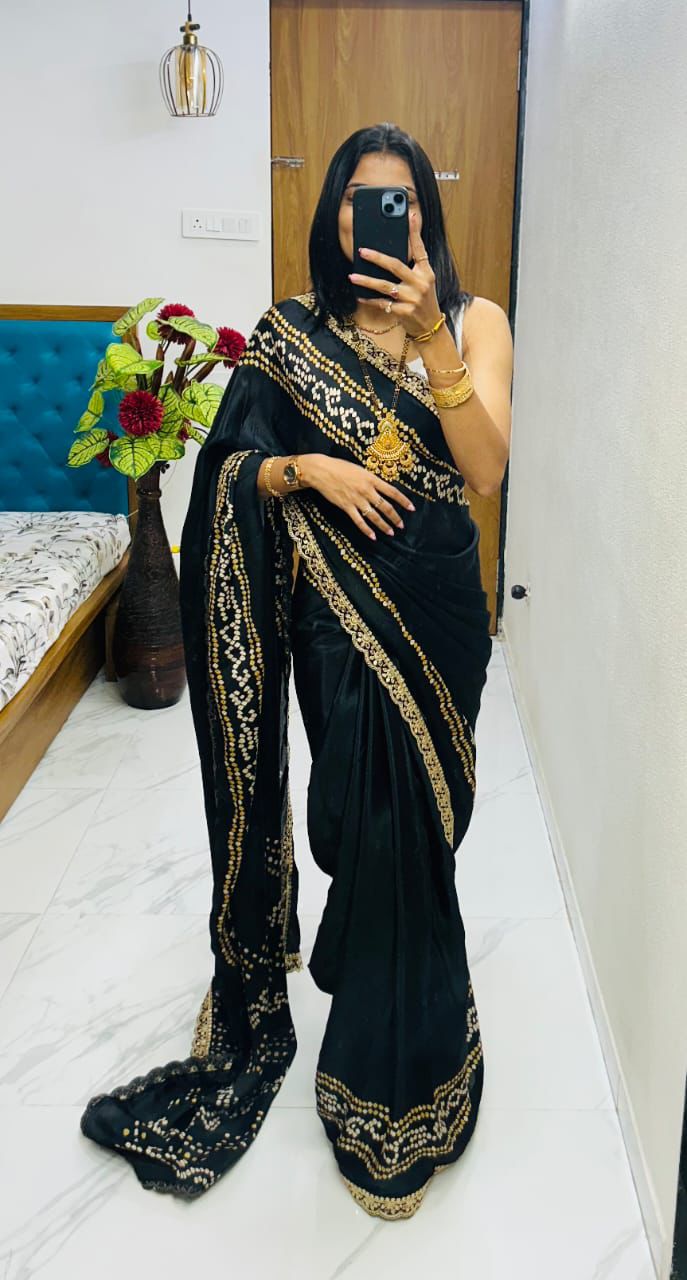 Kayatri New Super hit flower desire silk Gargi tipe With super hit lace work boder Saree