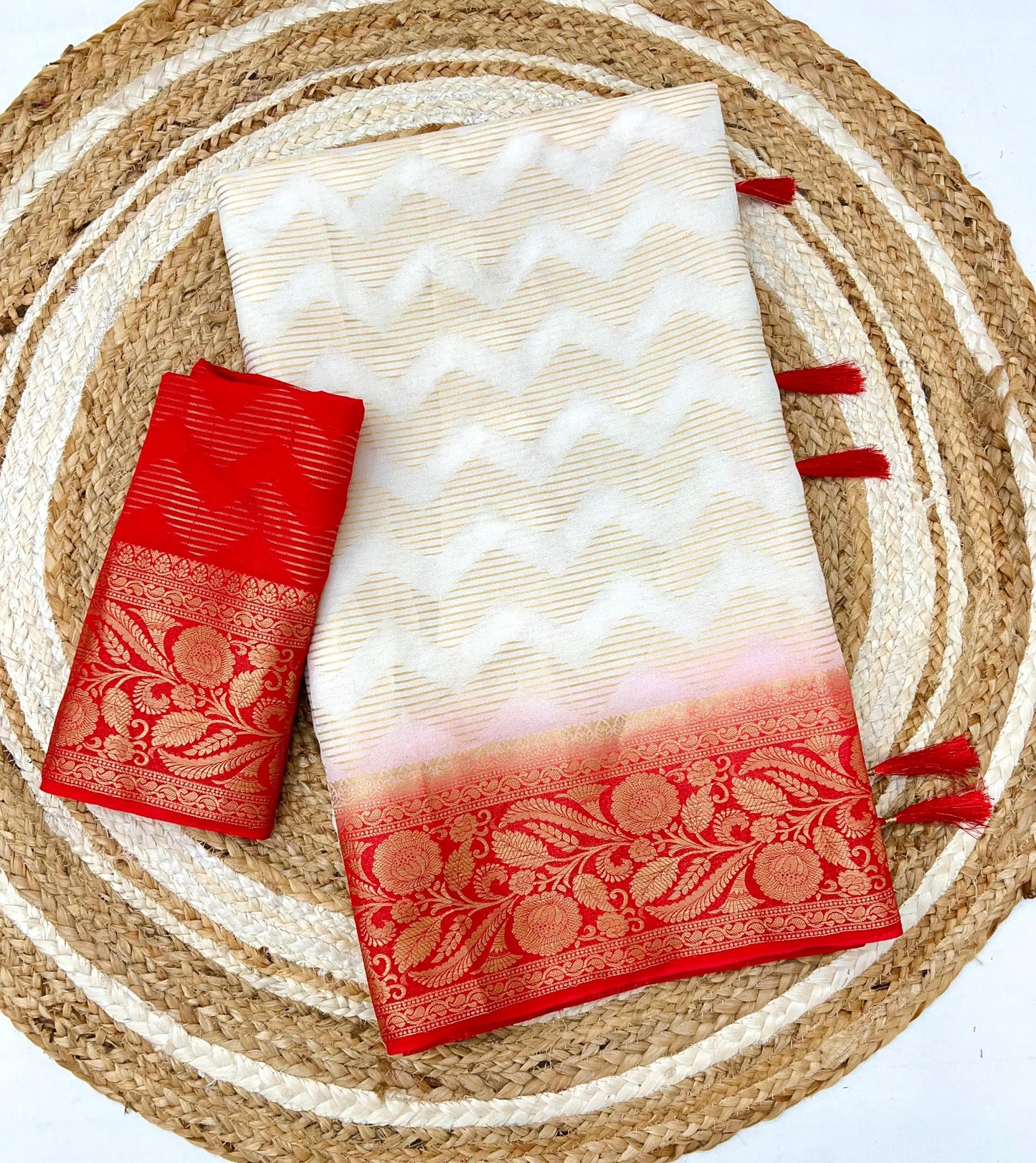 Kayatri New Pure viscose crape bentex saree with rich pallu n border embellished with tassels at pallu