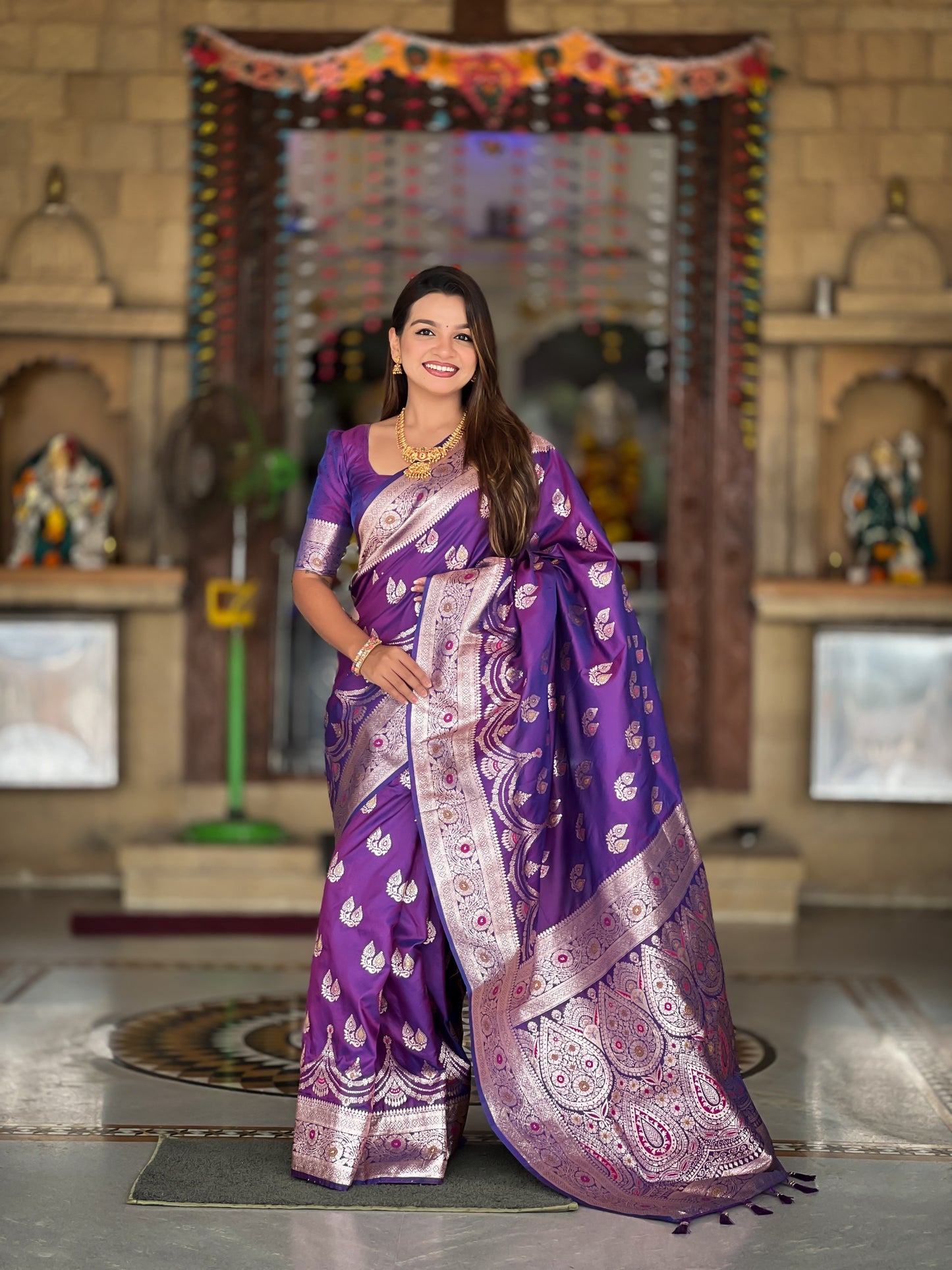 Kayatri New Banarasi silk saree is weaved with Premium soft Silk