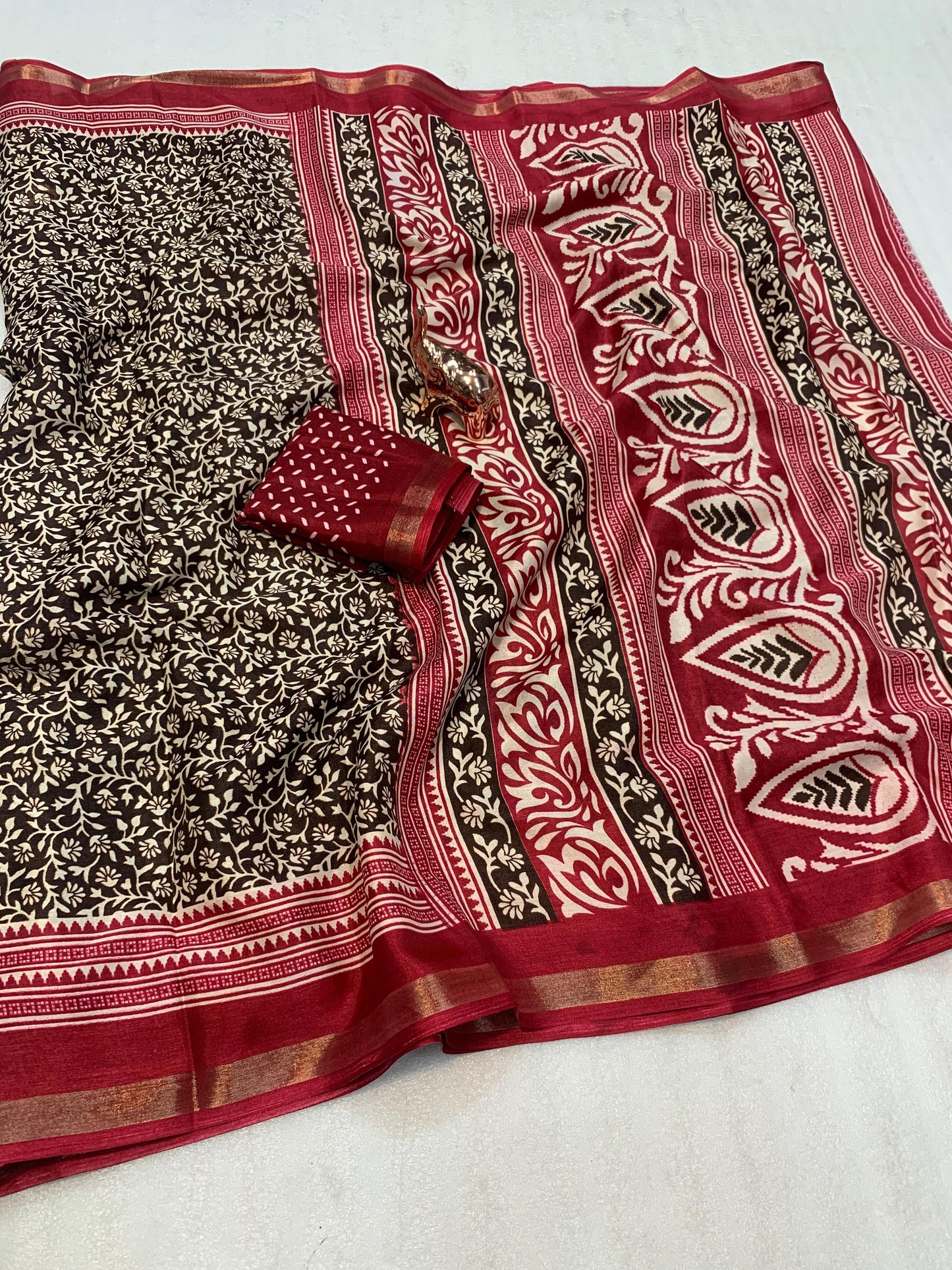 Kayatri New SEMI MUL MUL COTTON SAREE WITH BEAUTIFUL NEW PRINTS ALL OVER SAREE