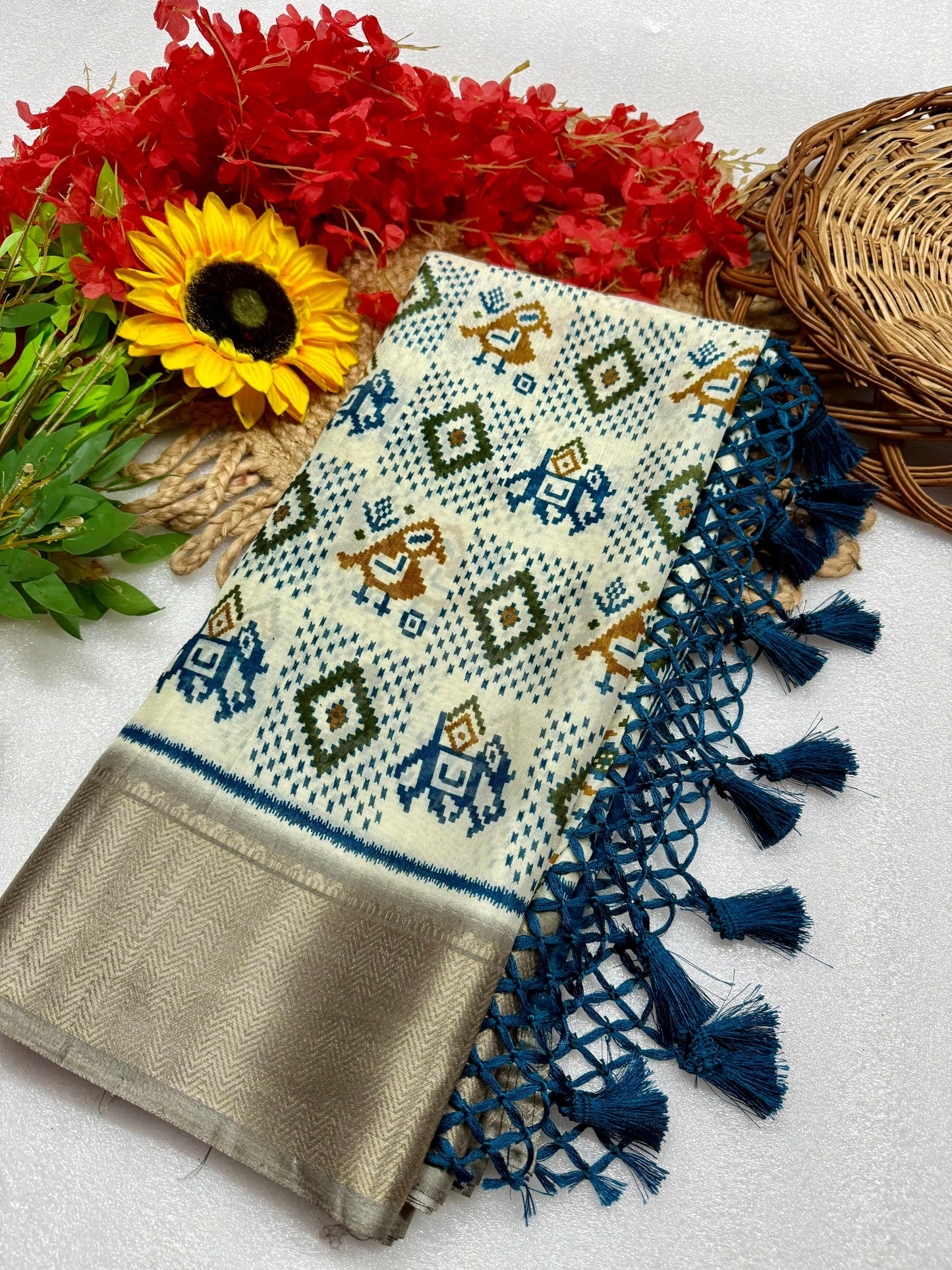 Kayatri New Pure Dola silk with jequrd boder same as originall boder saree