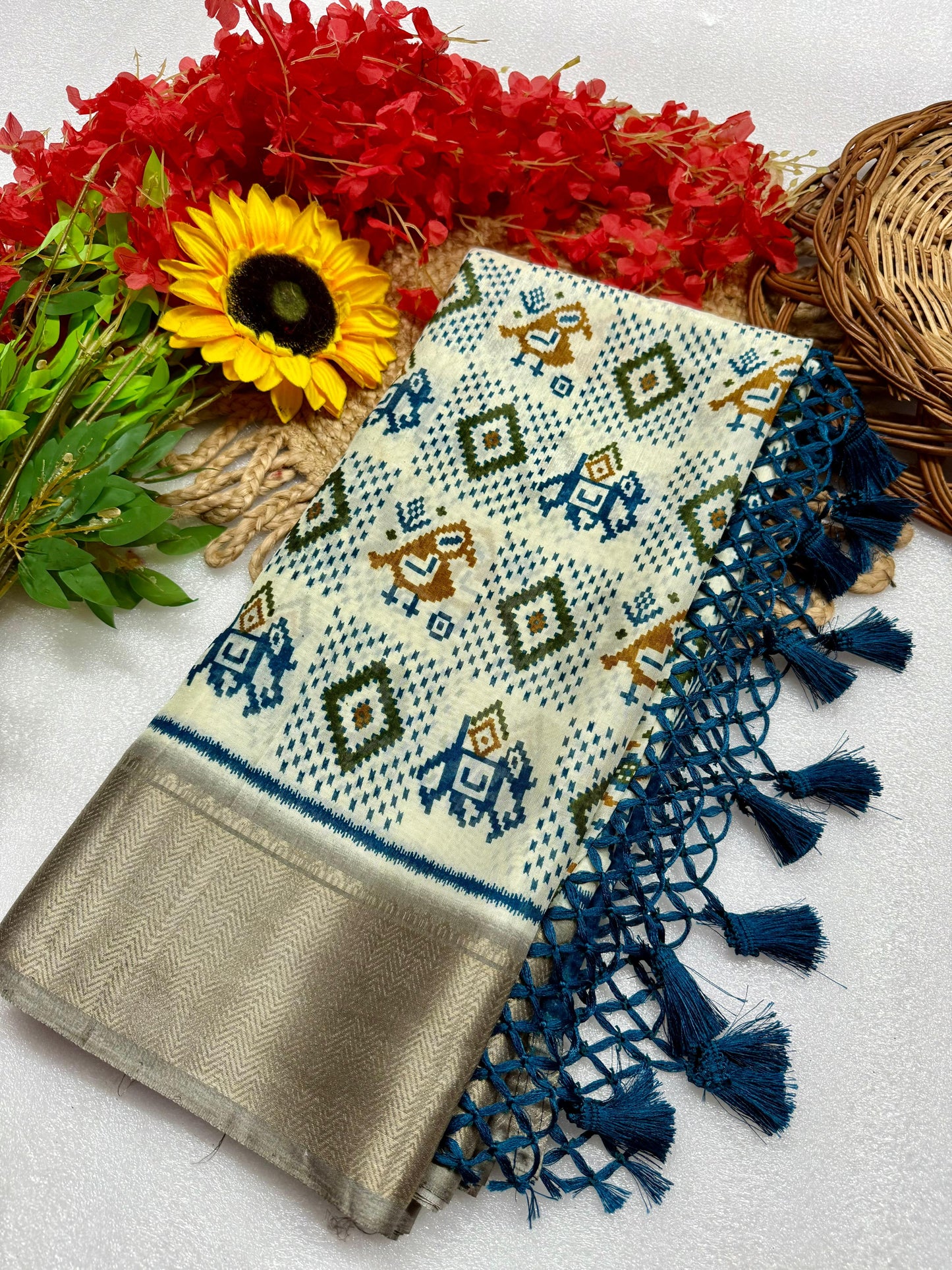 Kayatri New Pure Dola silk with jequrd boder same as originall boder saree