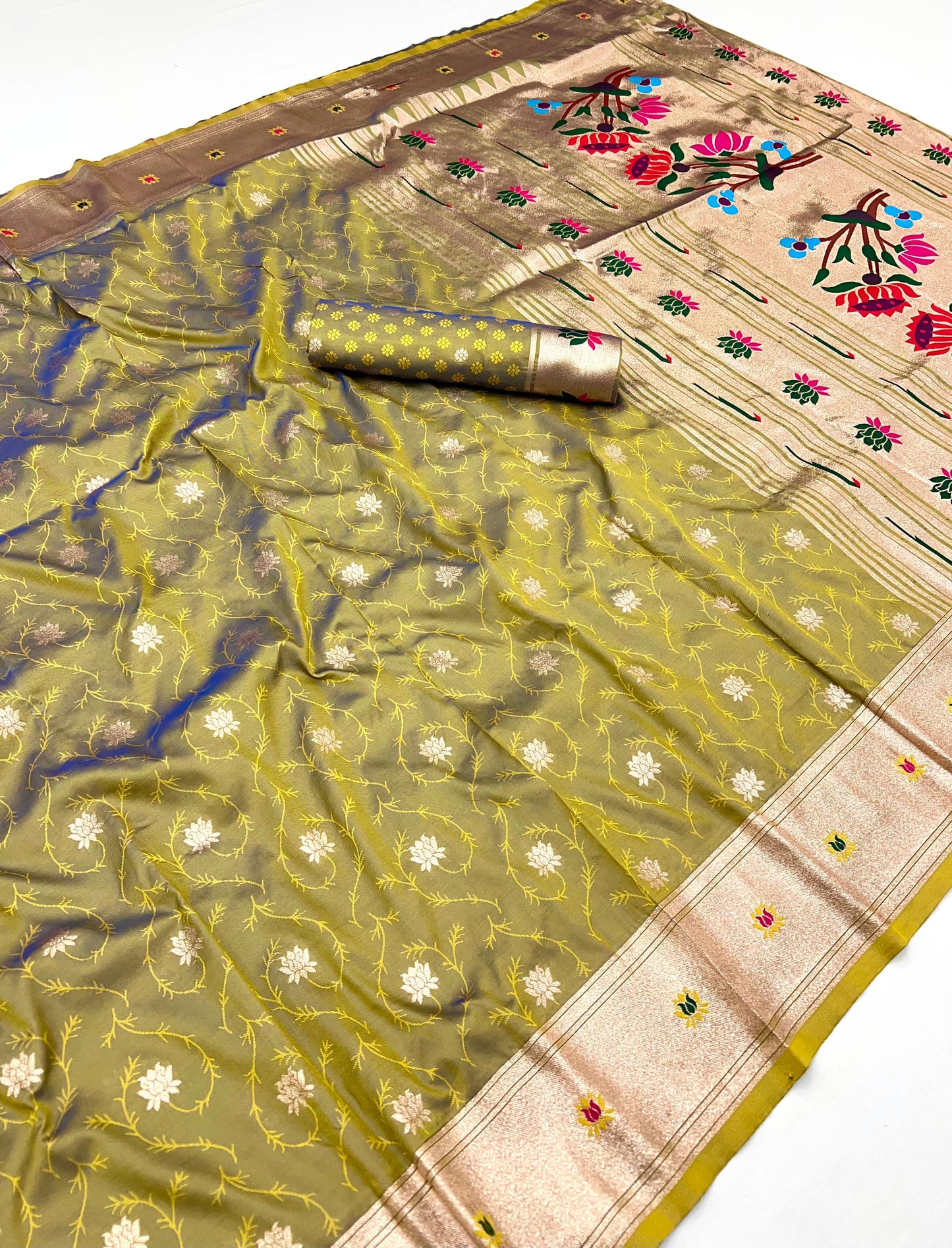 Kayatri New oft Pethani silk saree with zari weawing lotus design and Meenakari weawing Rich lotus flower pallu