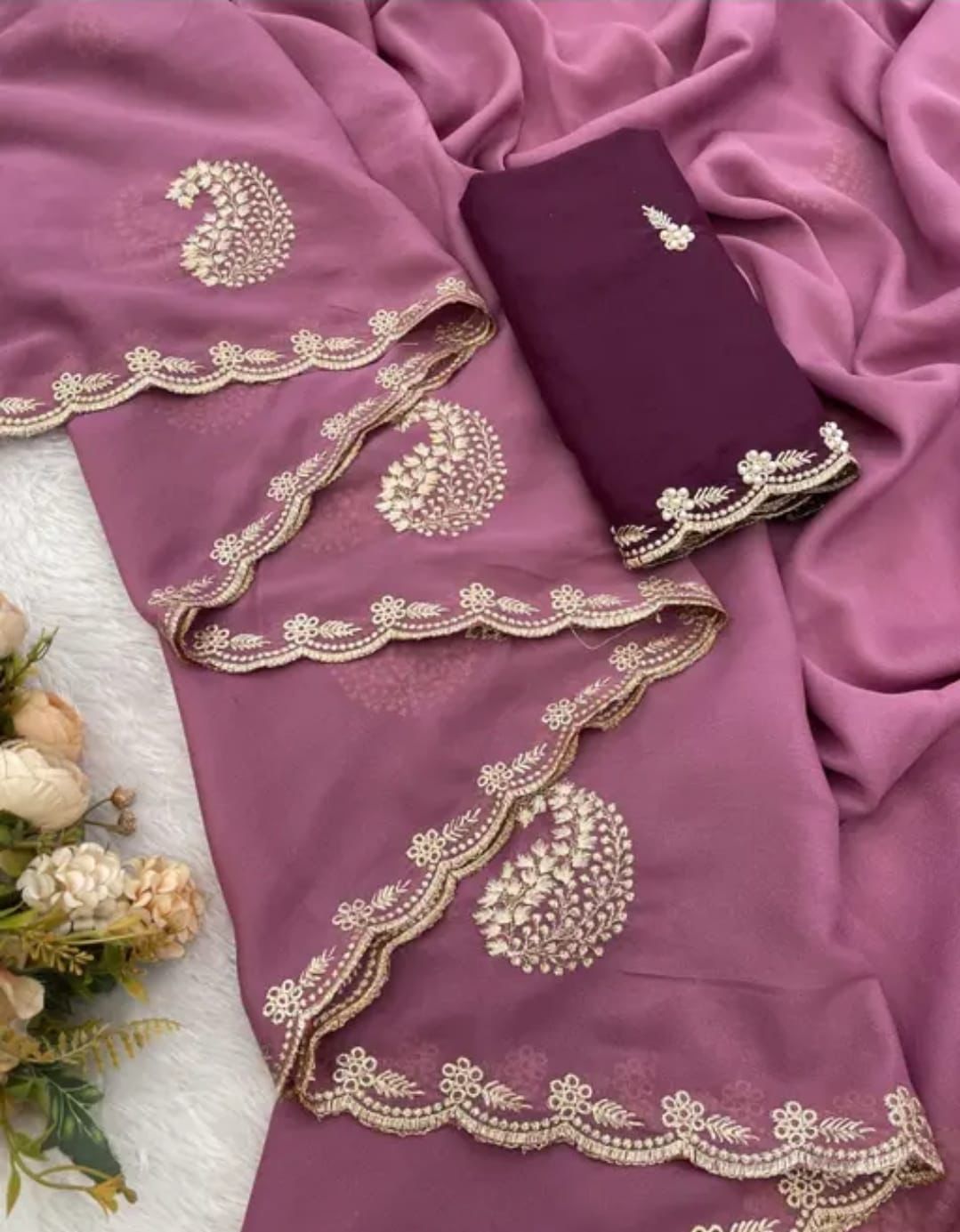 Kayatri New Present new saree with elegant embroidery work