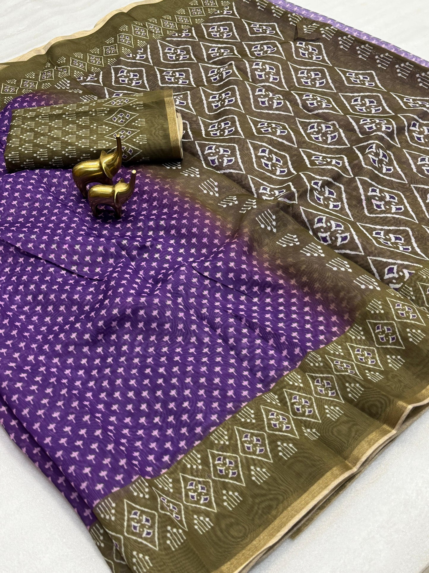 Kayatri New Pure malai cotton saree with zari border and beautiful printed Blouse.