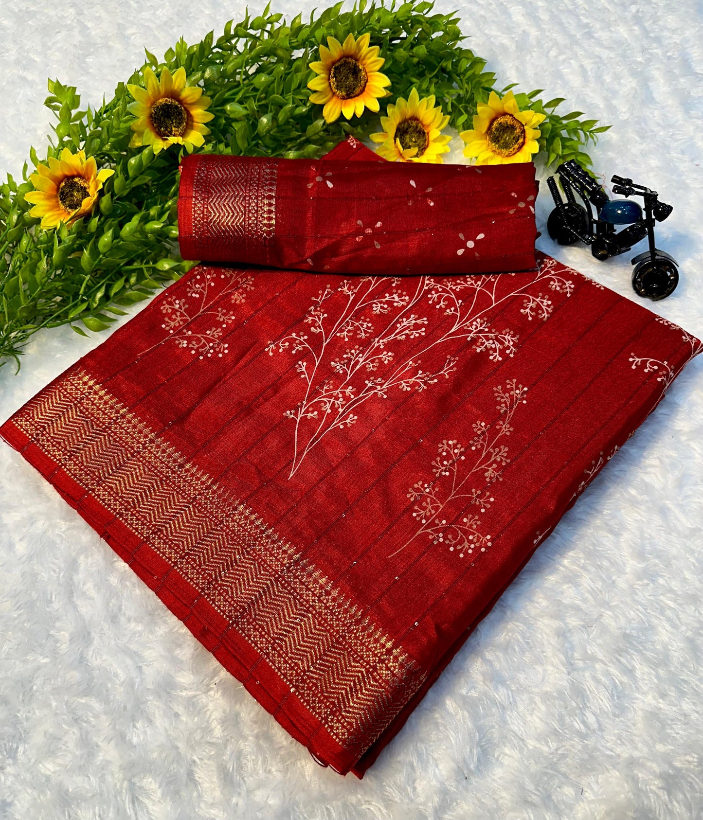 Kayatri New Beautiful DOLA SILK sikvach saree with all over FLOWERS design