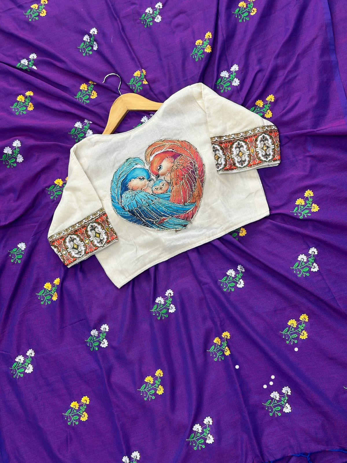 Kayatri New Presenting a Khadi Cotton Saree With Heavy Flower Embrodiary and Beautiful