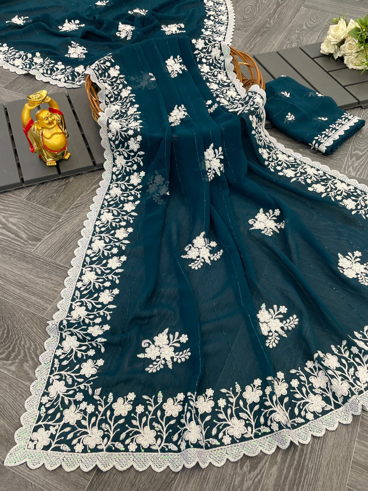 Kayatri New Presenting you most beautiful seqwance saree