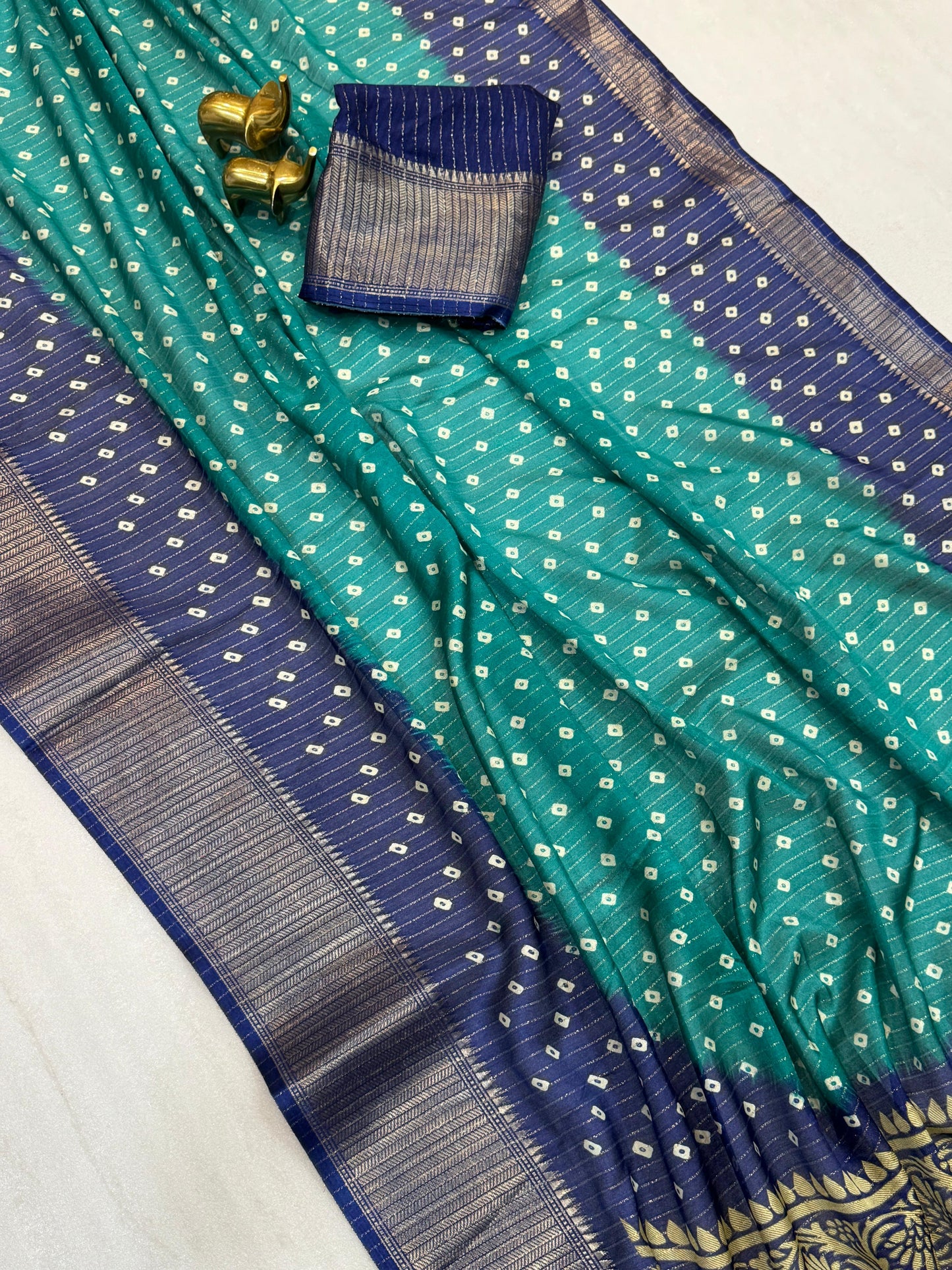 Kayatri New Beautiful dola rekko zari sarees with all over beautiful bandhani print with zari border