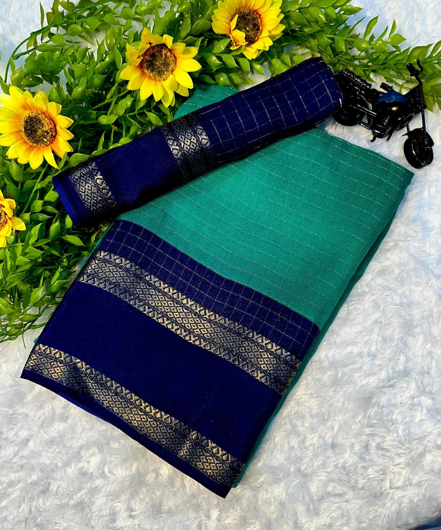 Kayatri New Beautiful heavy mysore silk saree with all over weaving and fantastic Saree