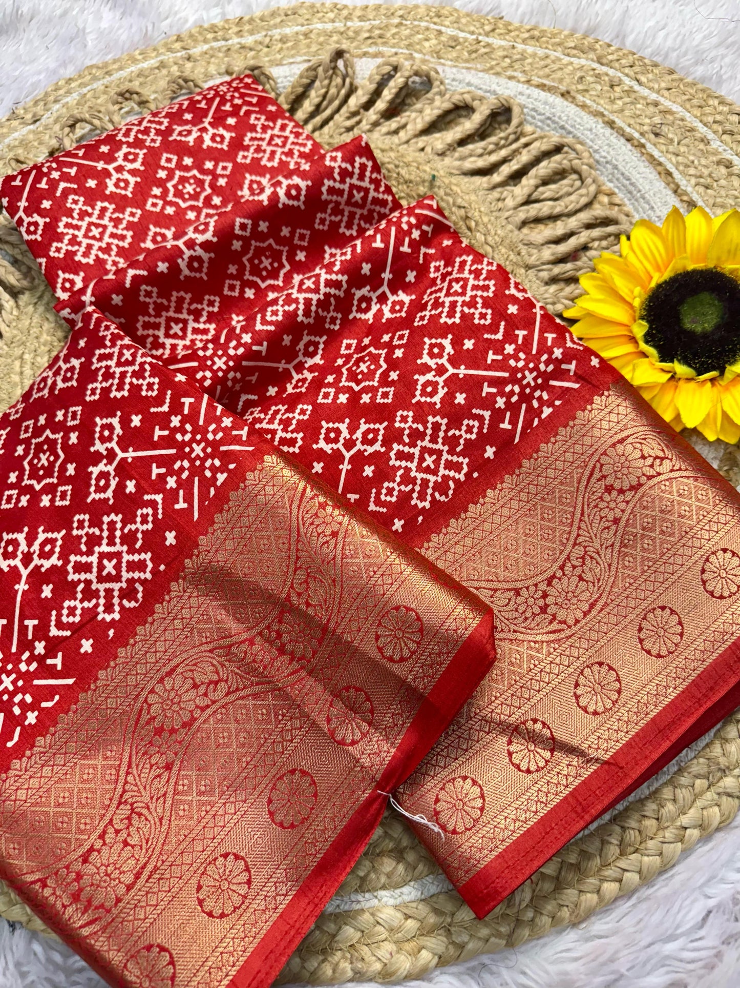 Kayatri New Uniform special Grup saree single colr heet colr Bandhej saree