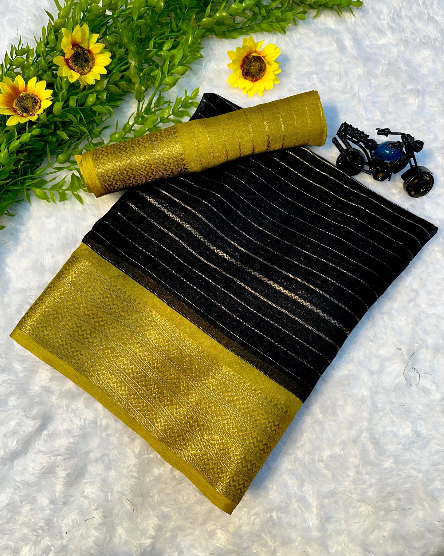 Kayatri New Beautiful Heavy Mysore Silk Saree with All Over Weaving