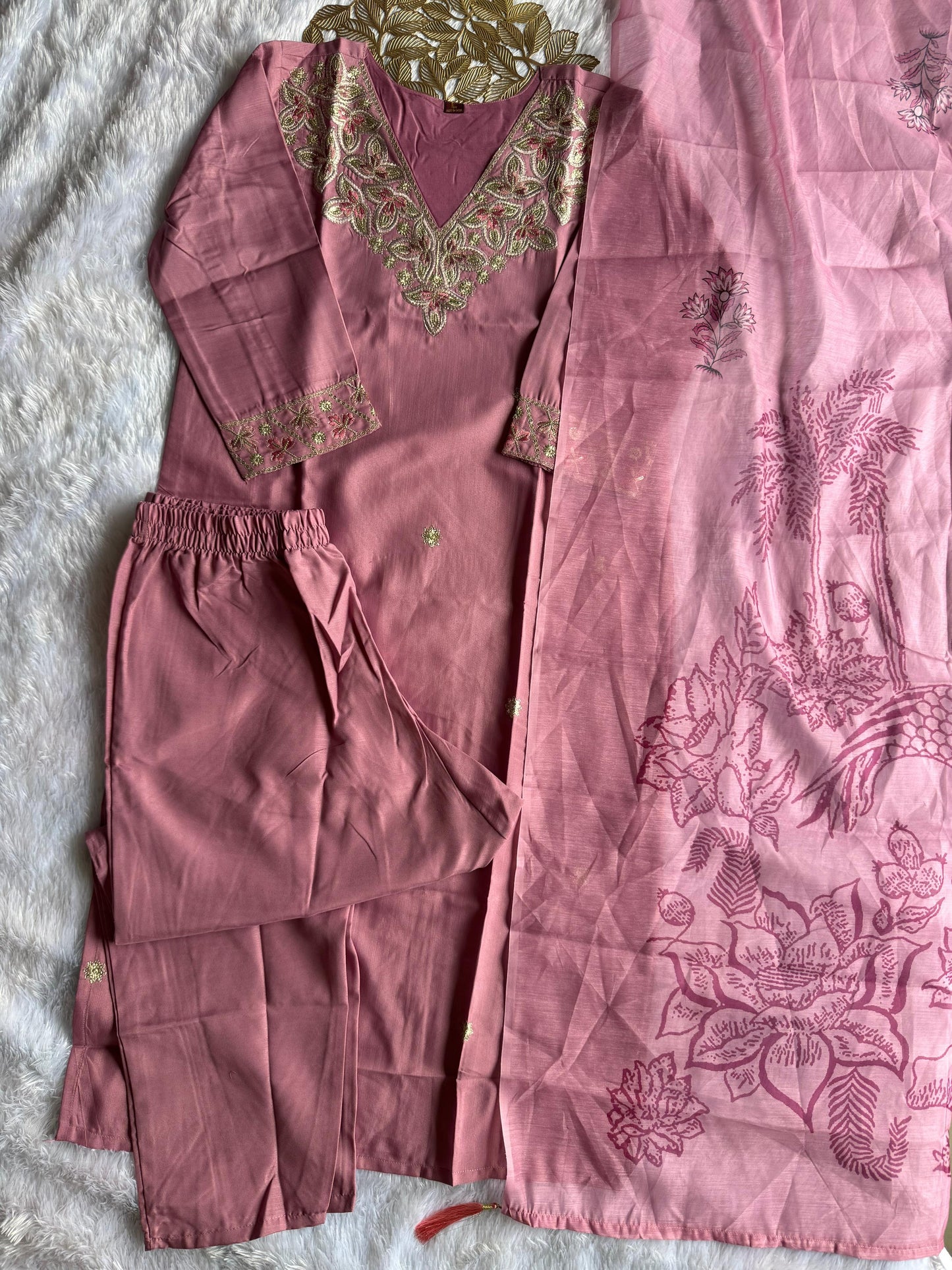 Kayatri New Premium Reyon Embroidered Suit with Matching Pant Printed Chanderi Dupatta