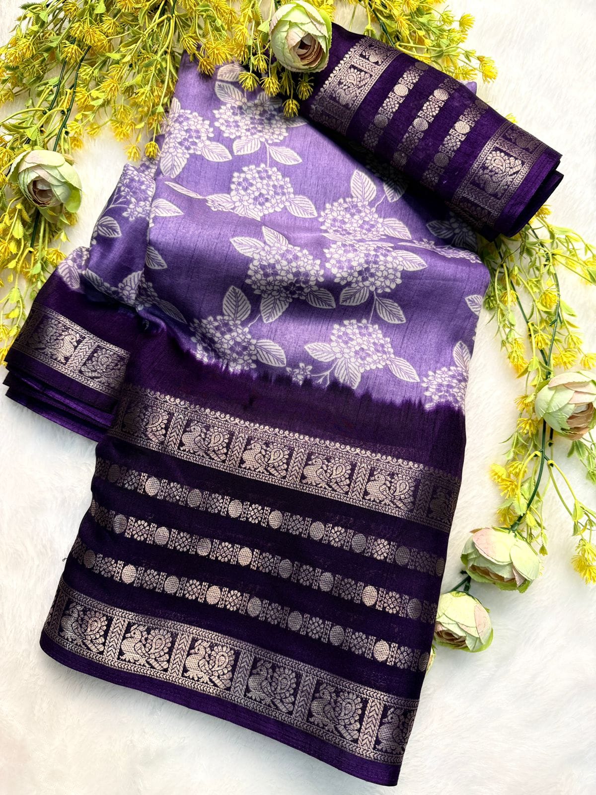 Kayatri New Festive Dola Silk Saree with Flower Motifs Zari Woven Borders