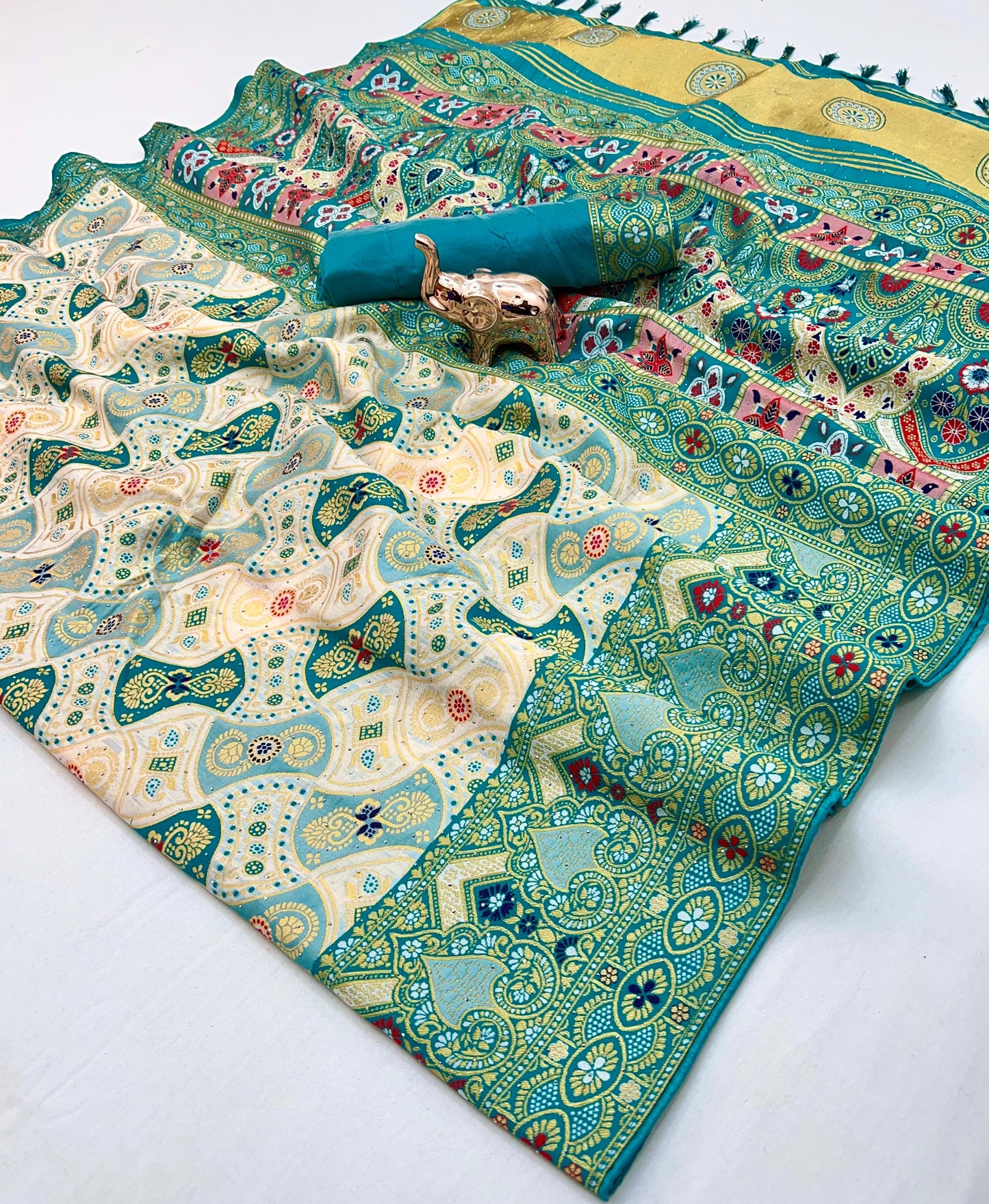 Kayatri New Sirvoski Diamond Work Saree