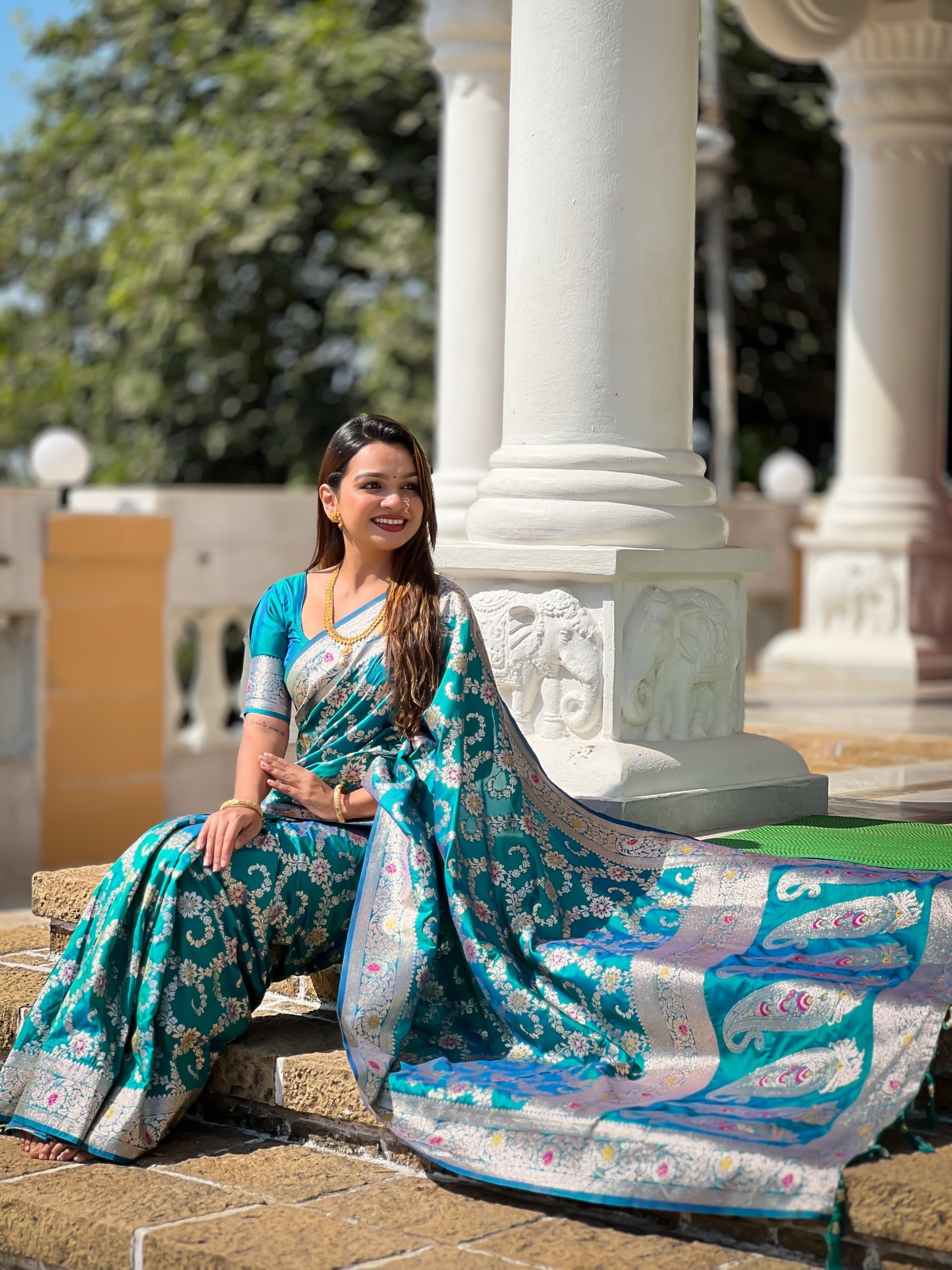 Kayatri New Pure Banarasi Silk With Meenakari Zari Weaving Saree