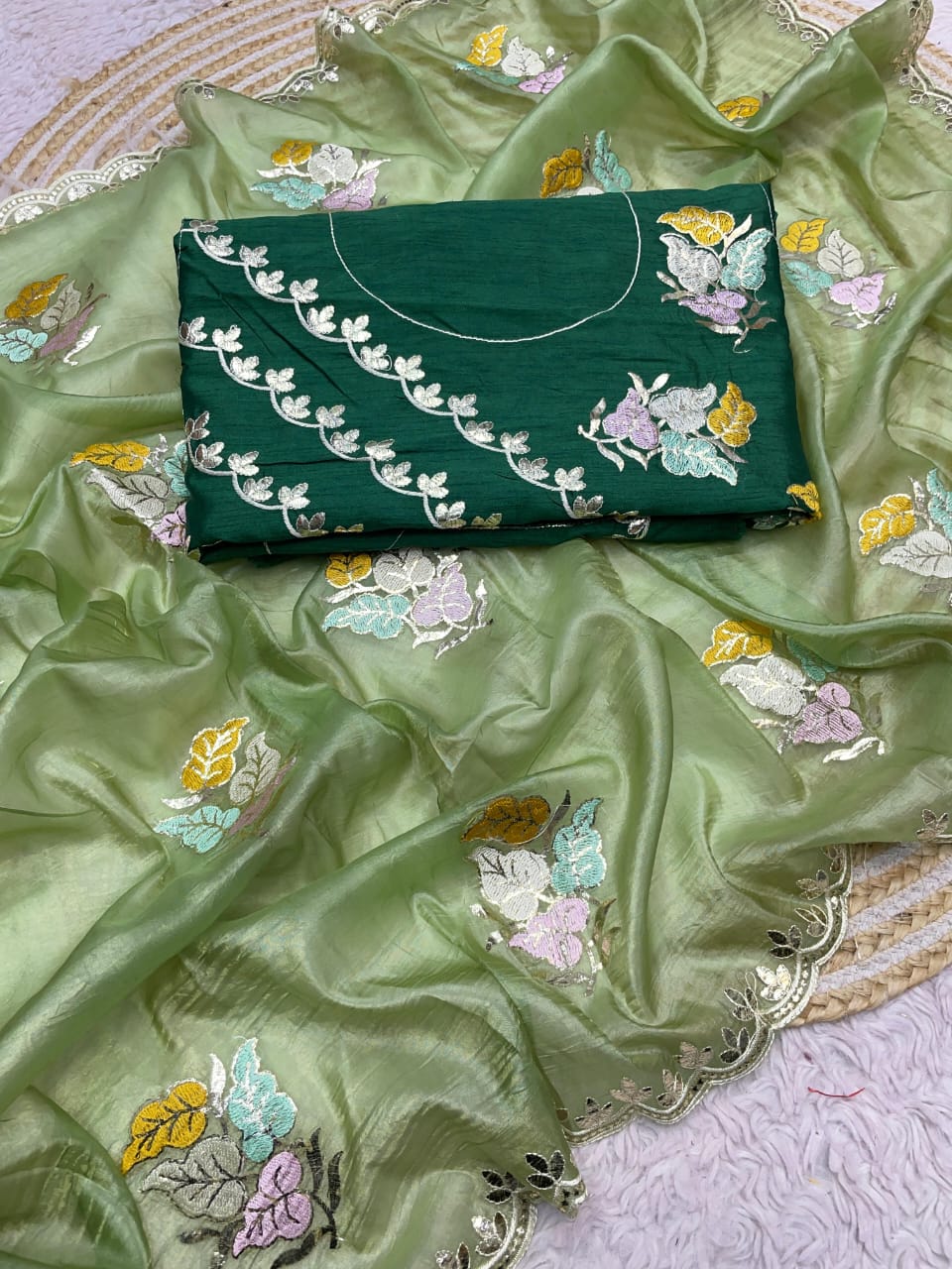 Kayatri New Soft light weight Gold crush Cutwork Broder Saree