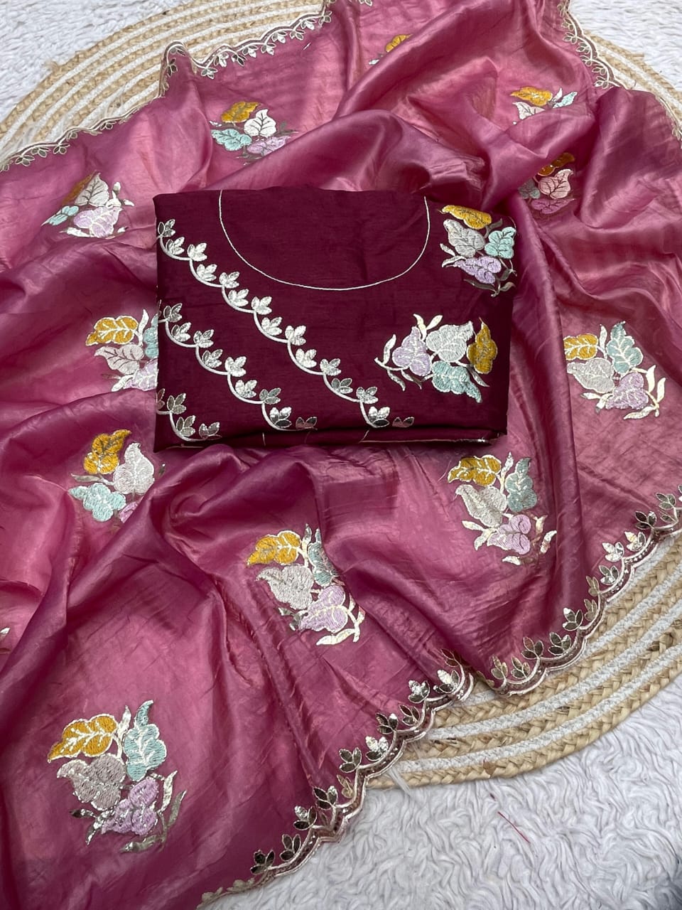 Kayatri New Soft light weight Gold crush Cutwork Broder Saree